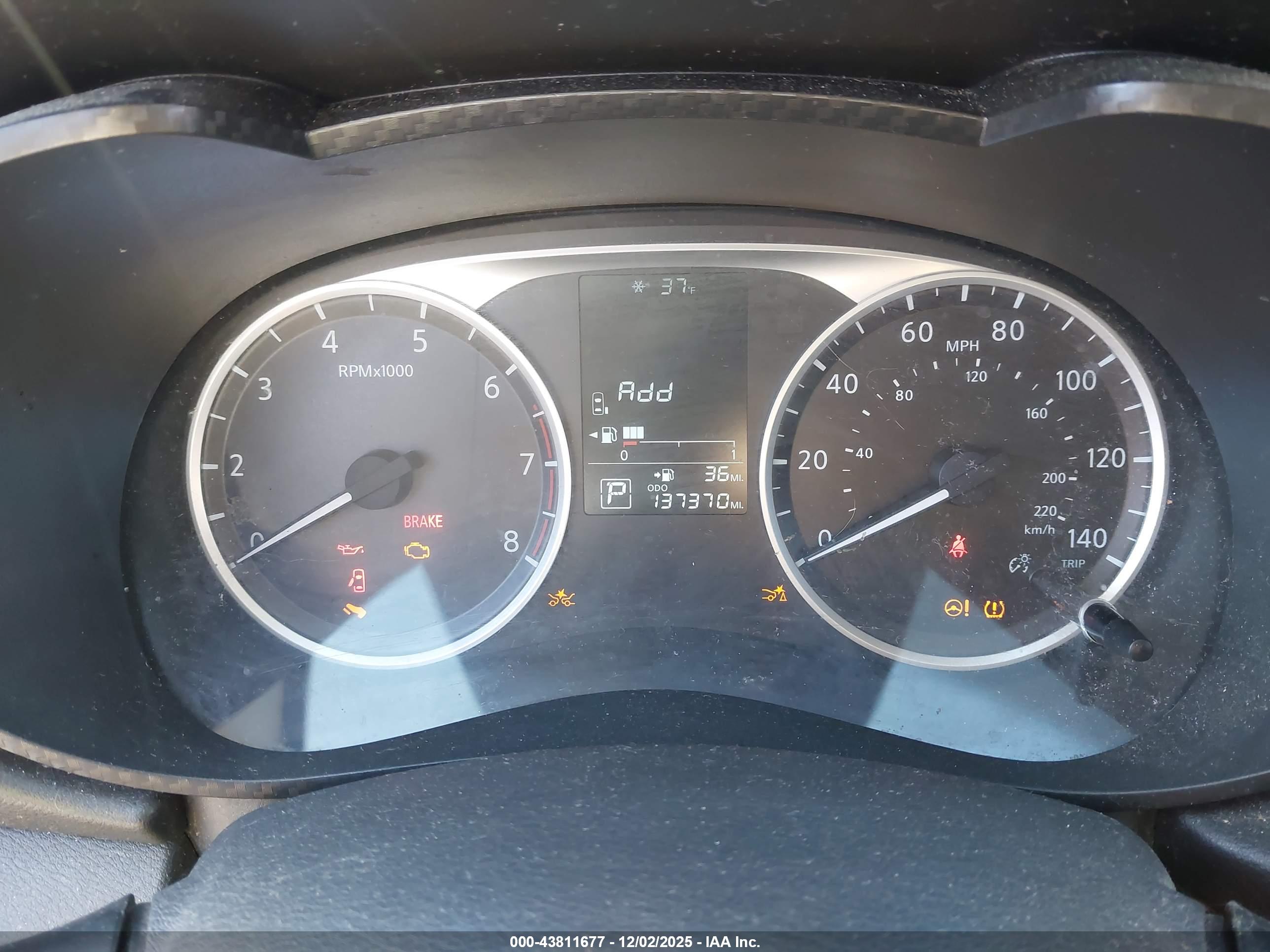 NISSAN VERSA image 7