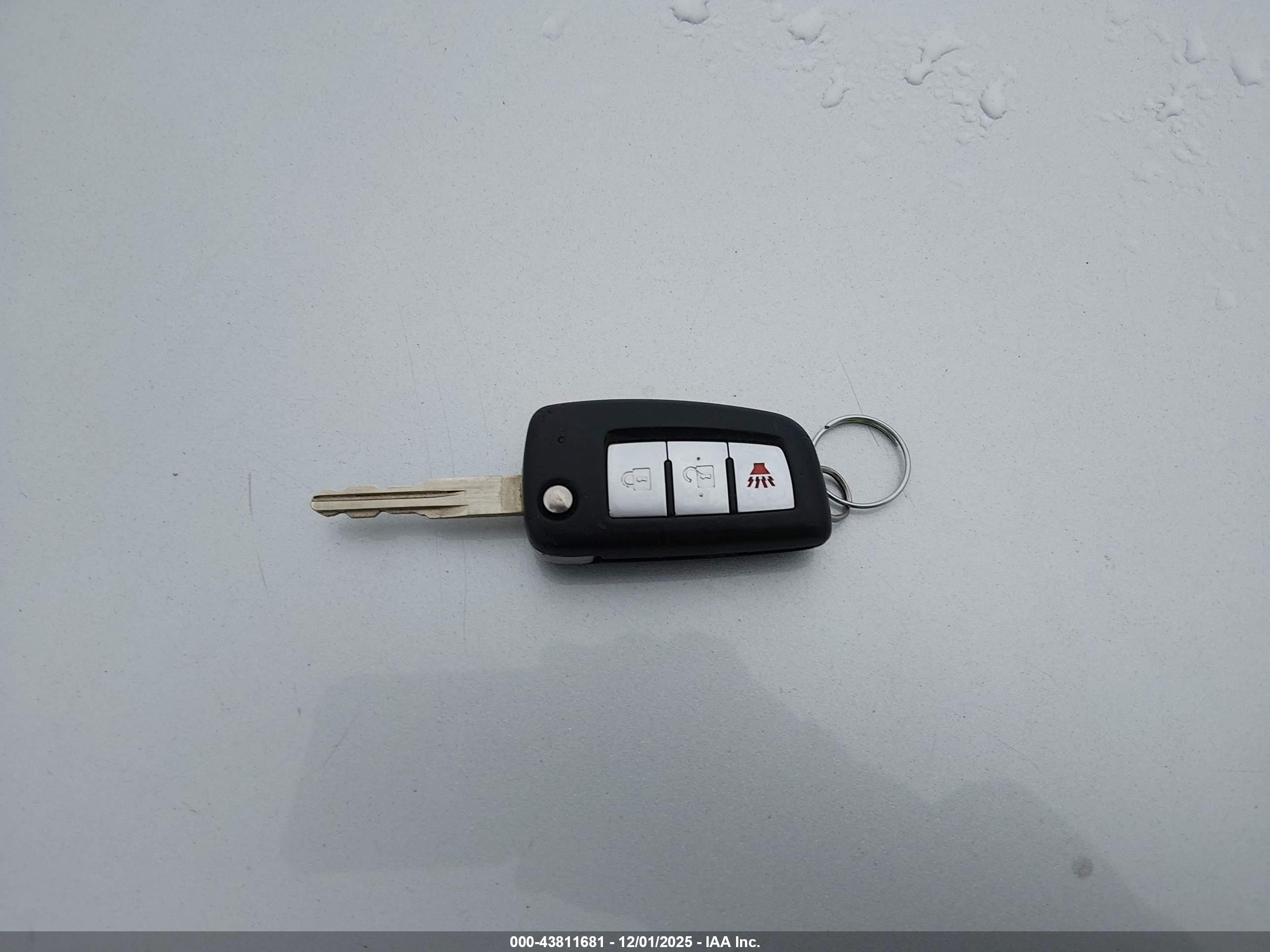 NISSAN ROGUE image 11