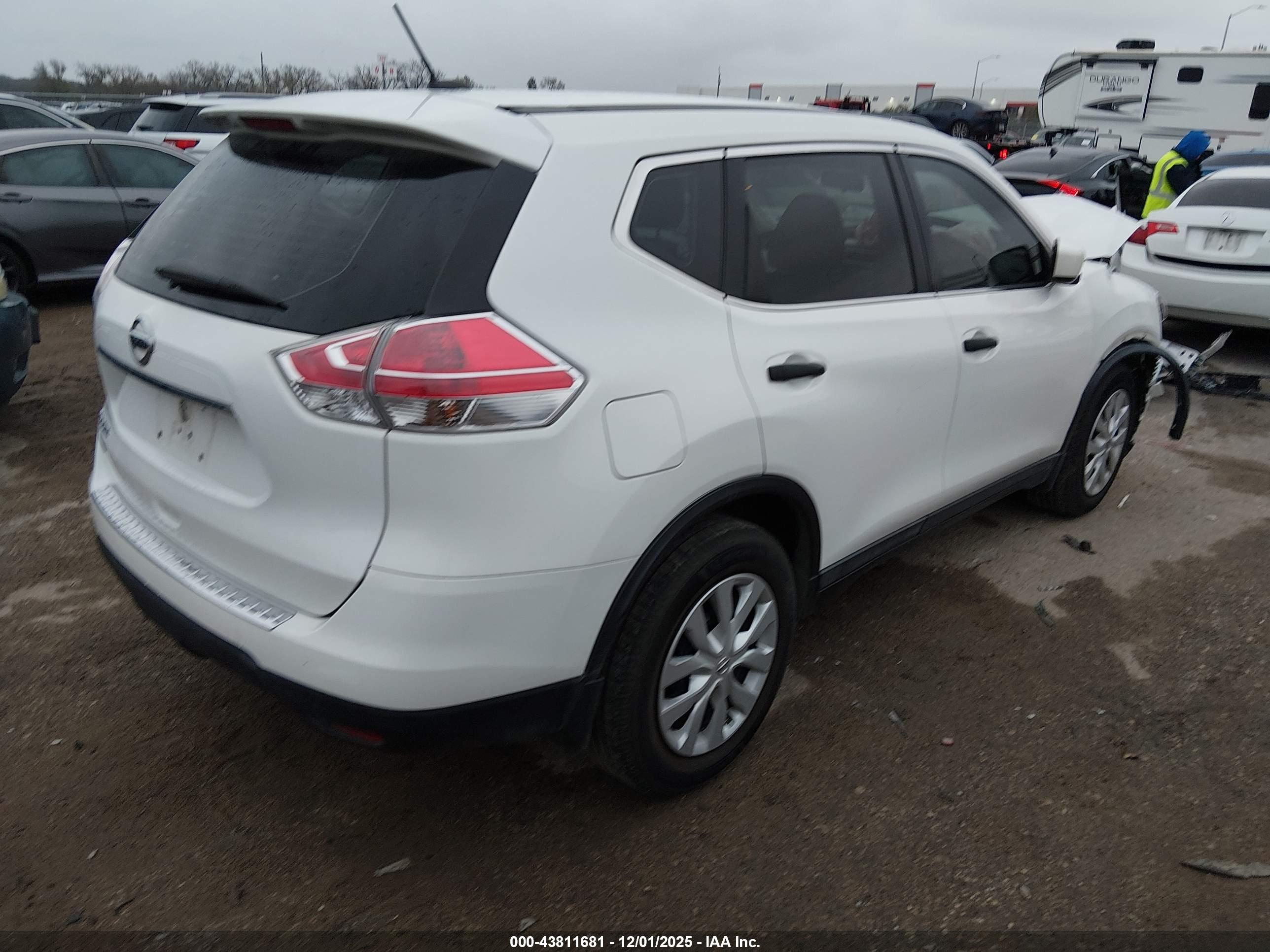 NISSAN ROGUE image 4