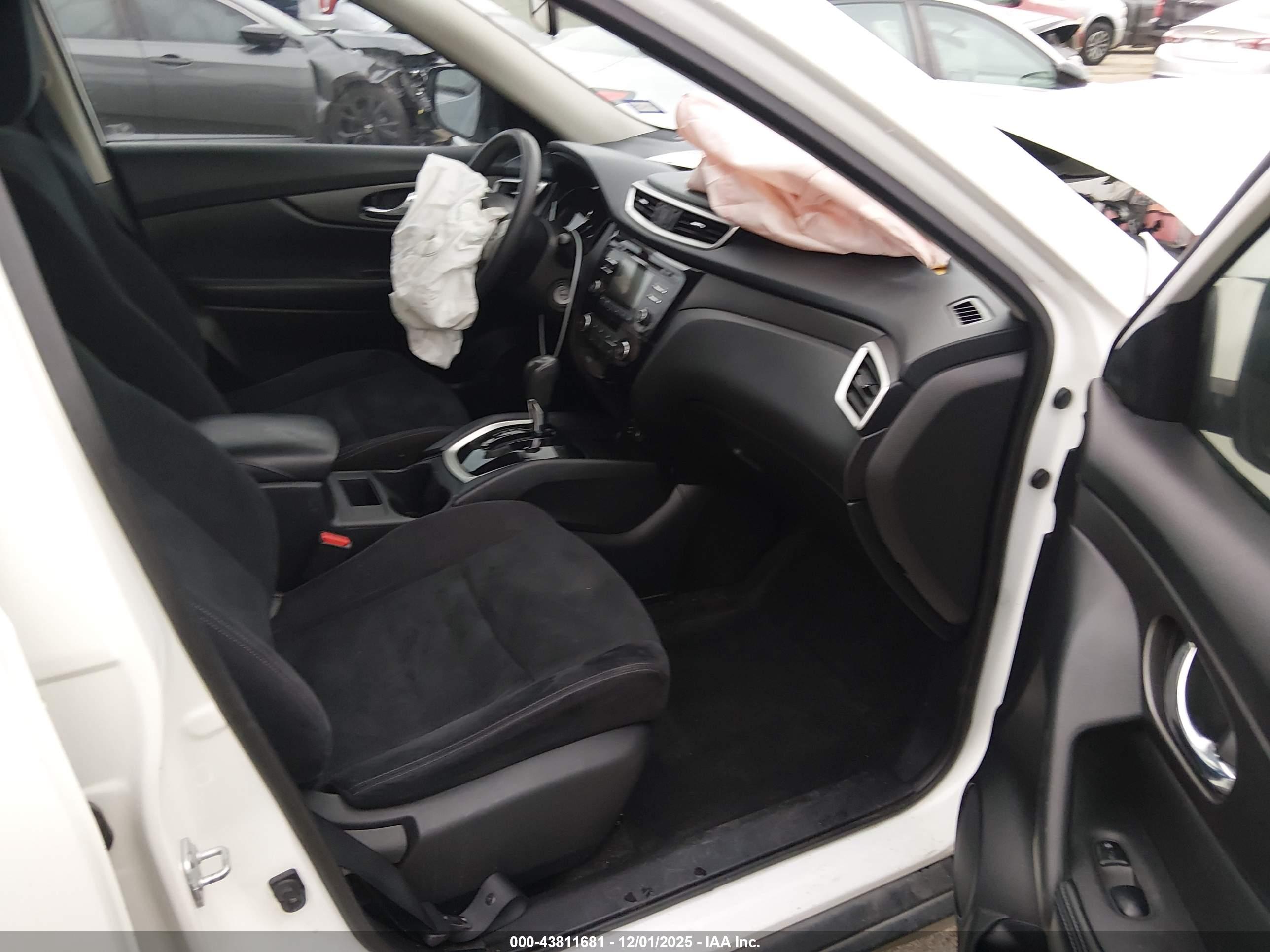 NISSAN ROGUE image 5