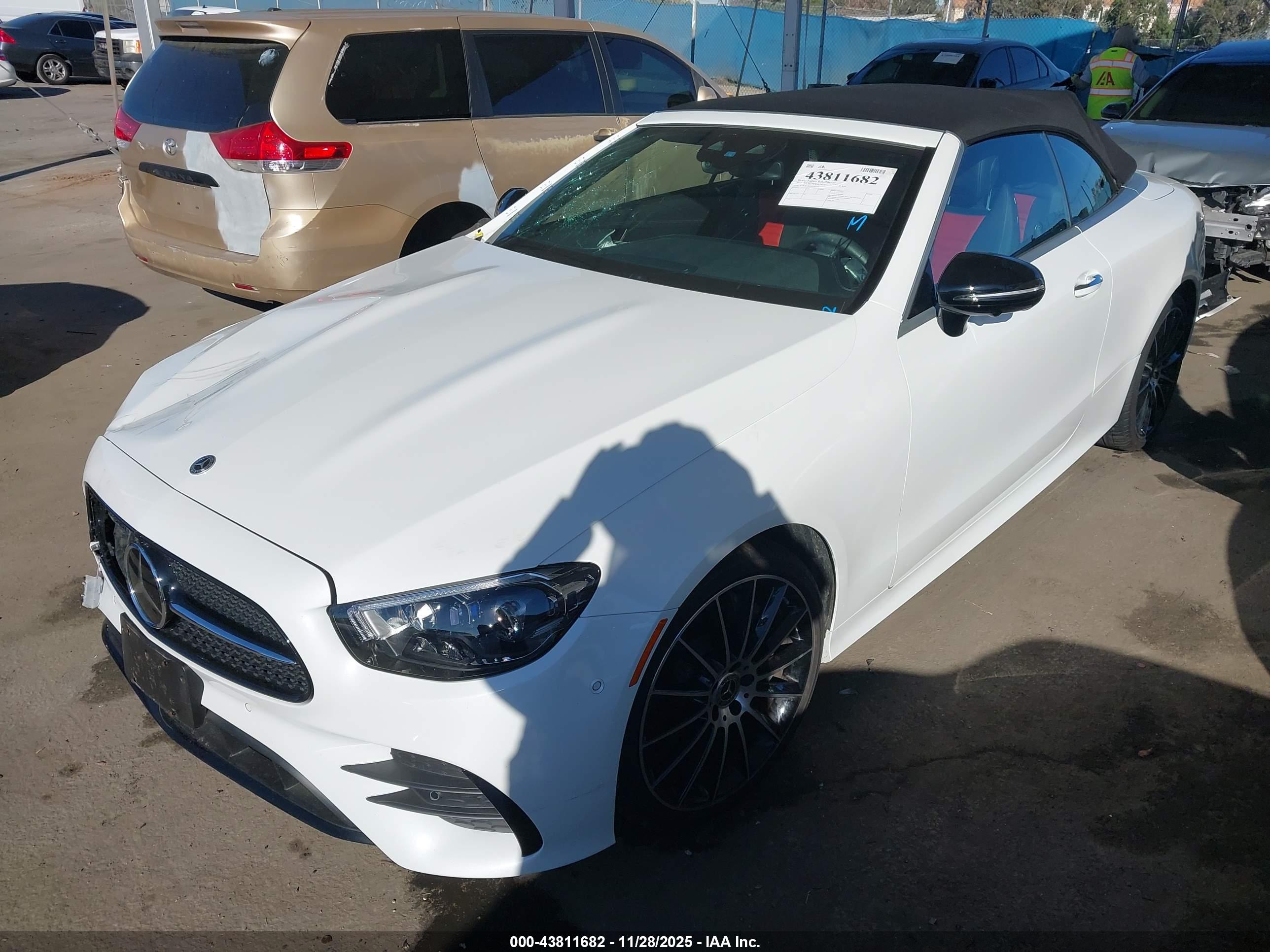 MERCEDES-BENZ E image 2