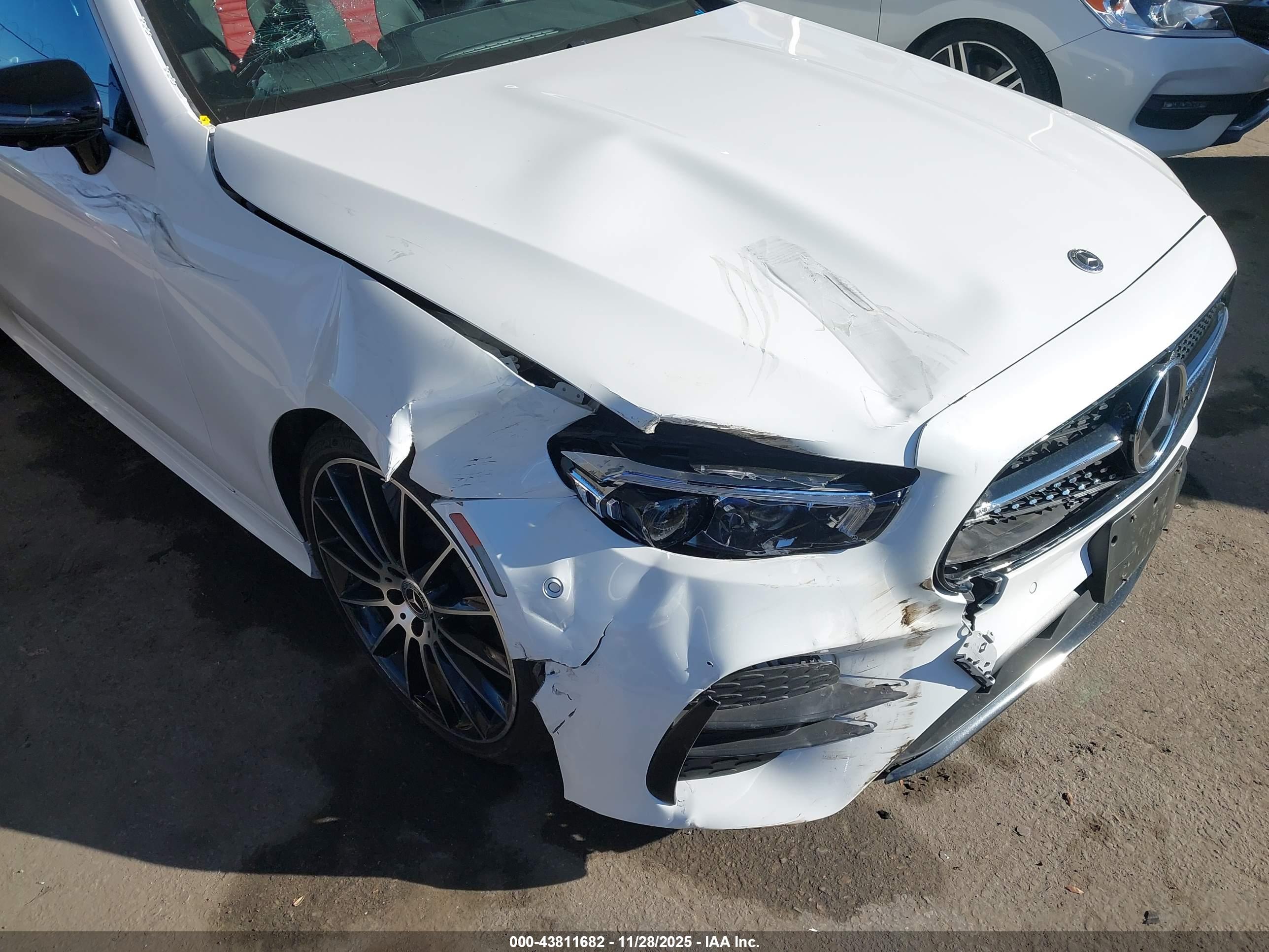 MERCEDES-BENZ E image 6