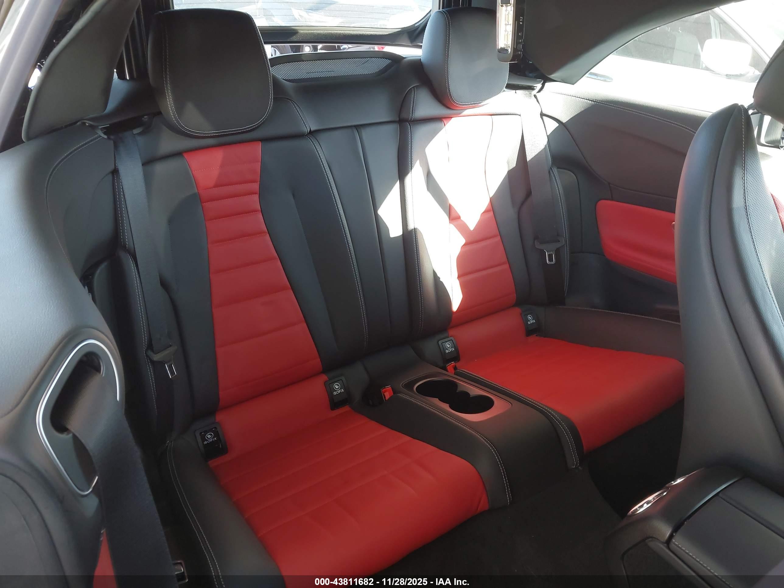 MERCEDES-BENZ E image 8