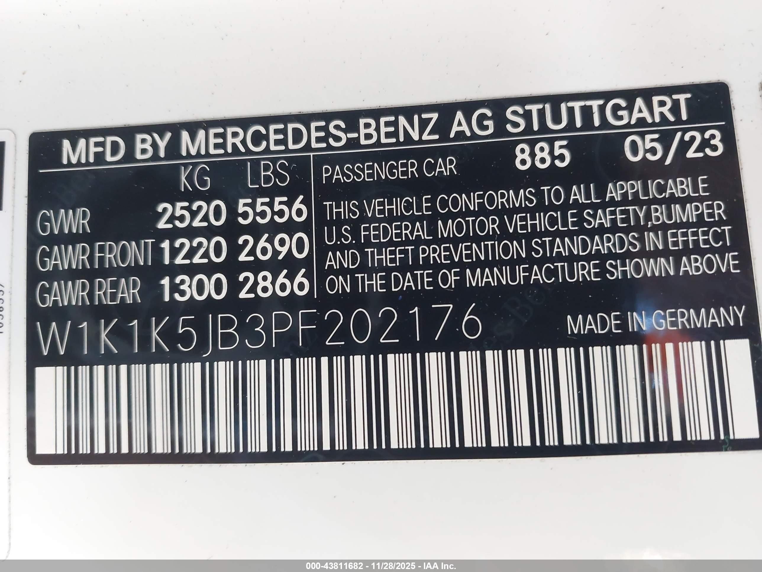 MERCEDES-BENZ E image 9