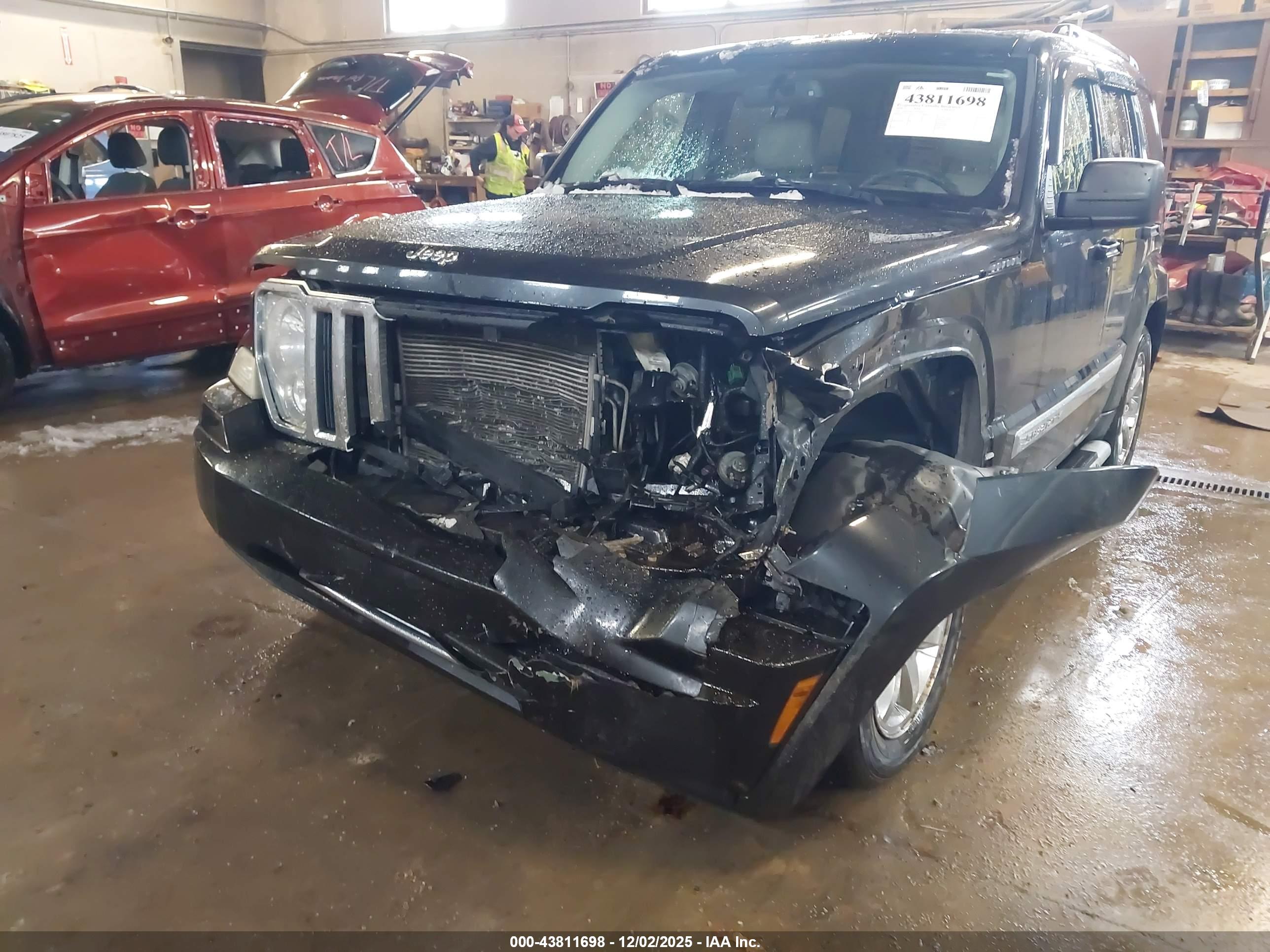 JEEP LIBERTY image 6