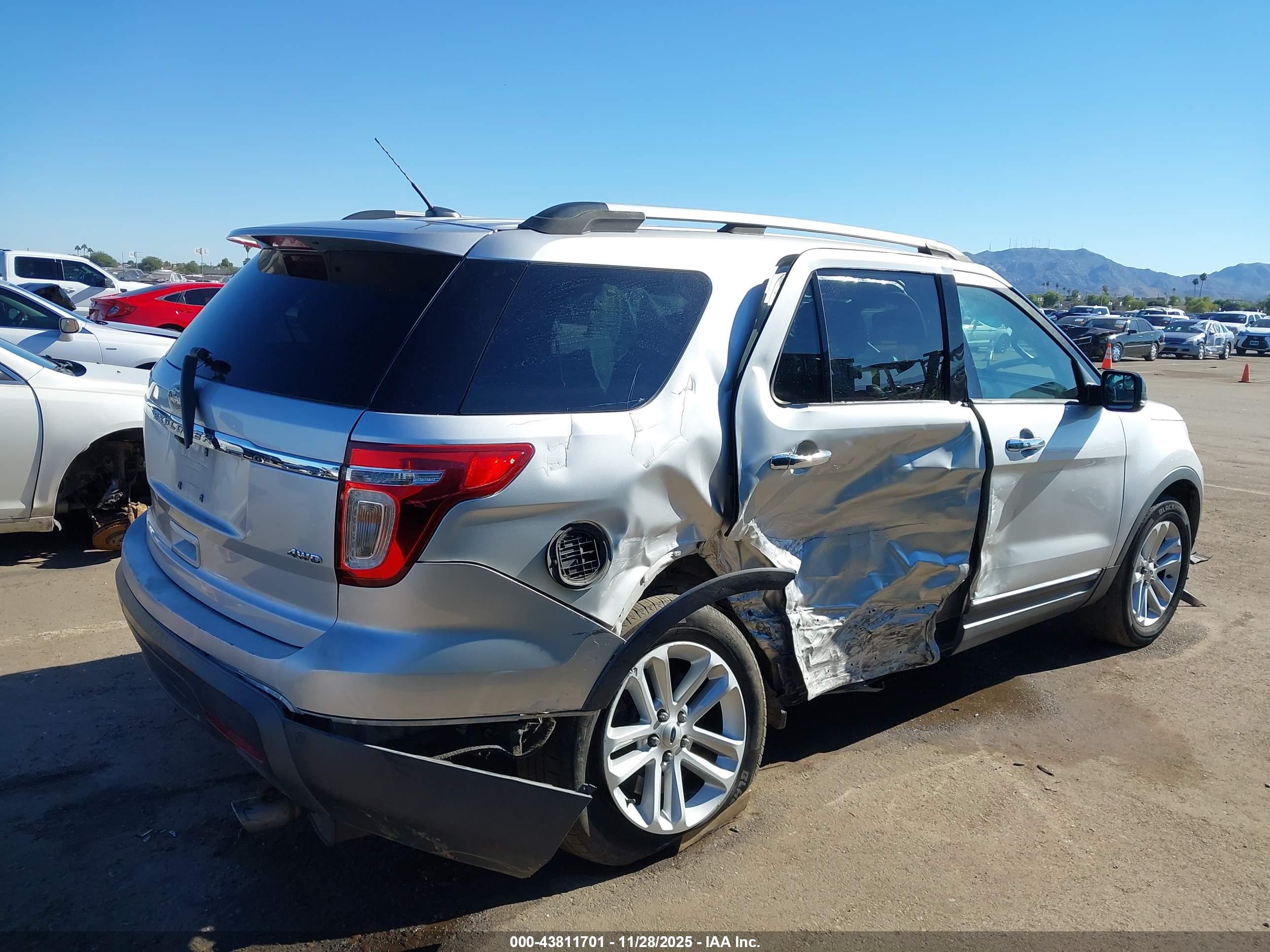 FORD EXPLORER image 6