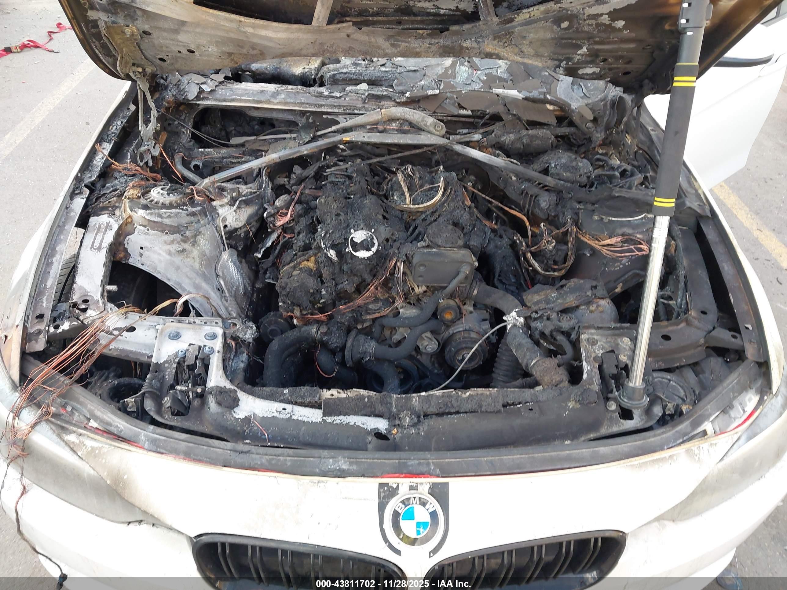BMW 328I image 10