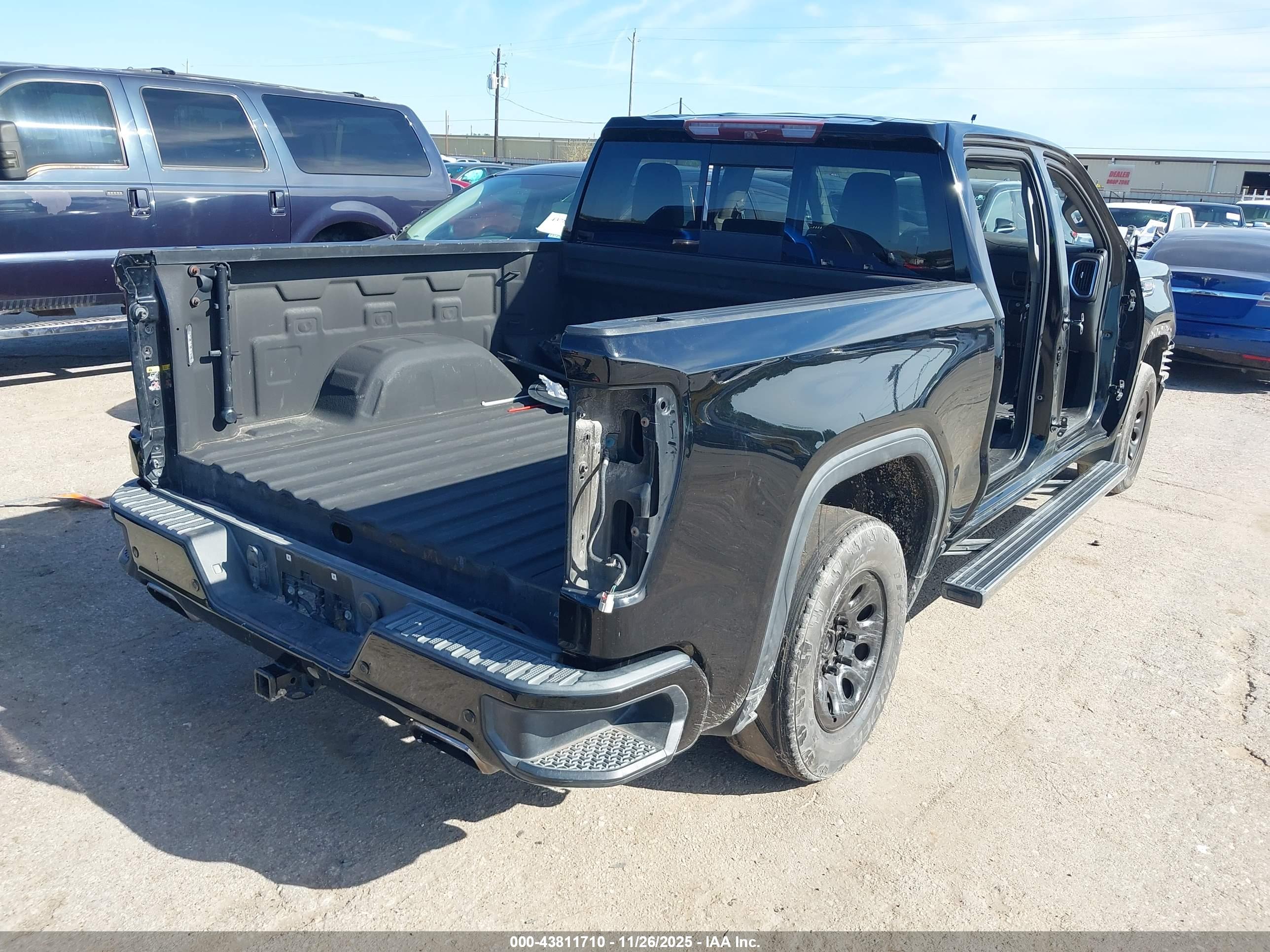 GMC SIERRA image 4