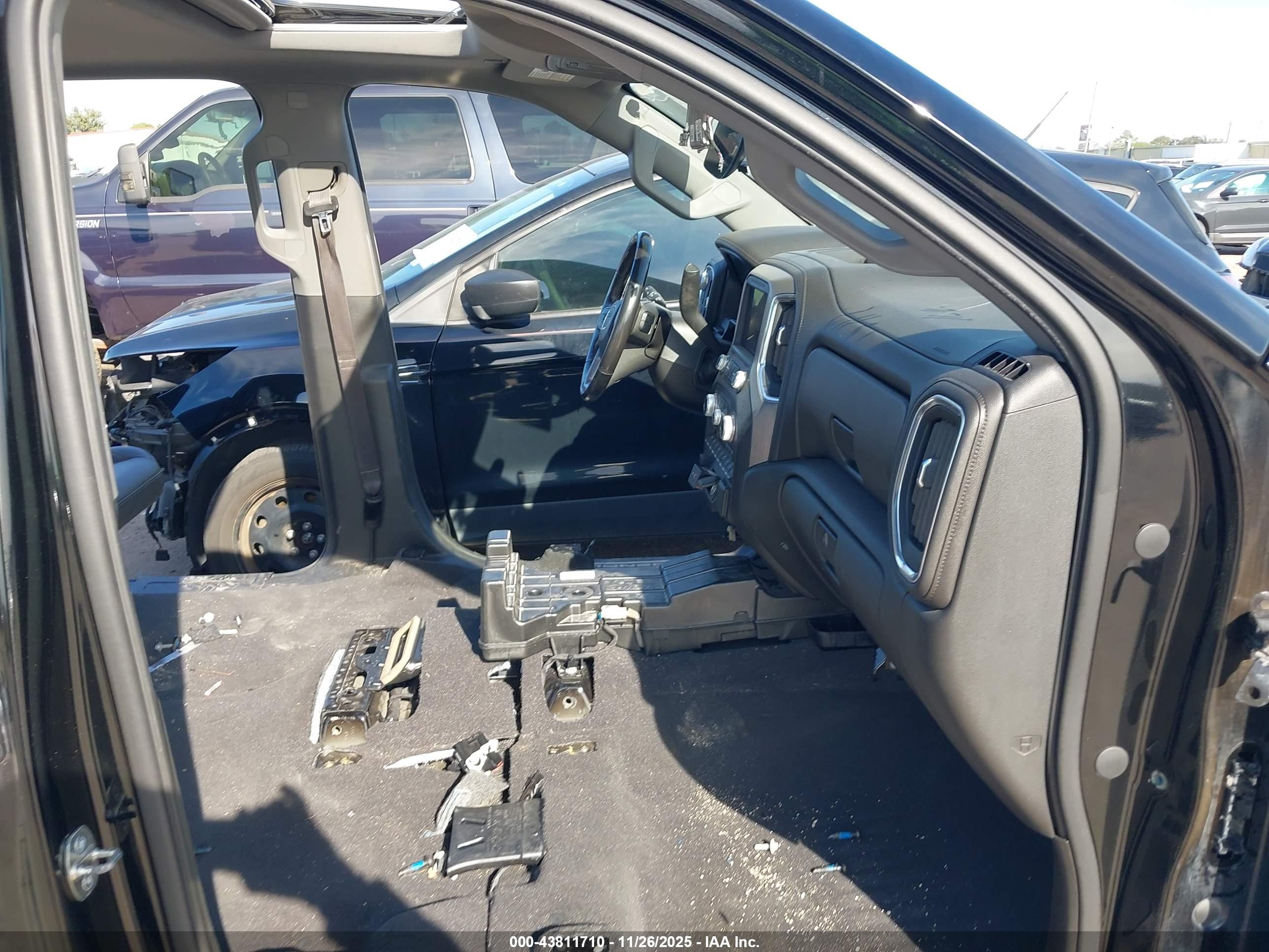 GMC SIERRA image 5