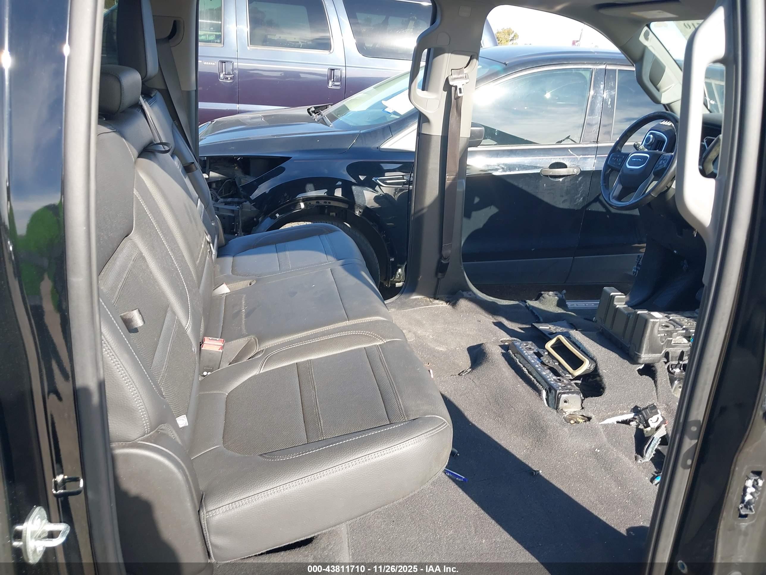GMC SIERRA image 6