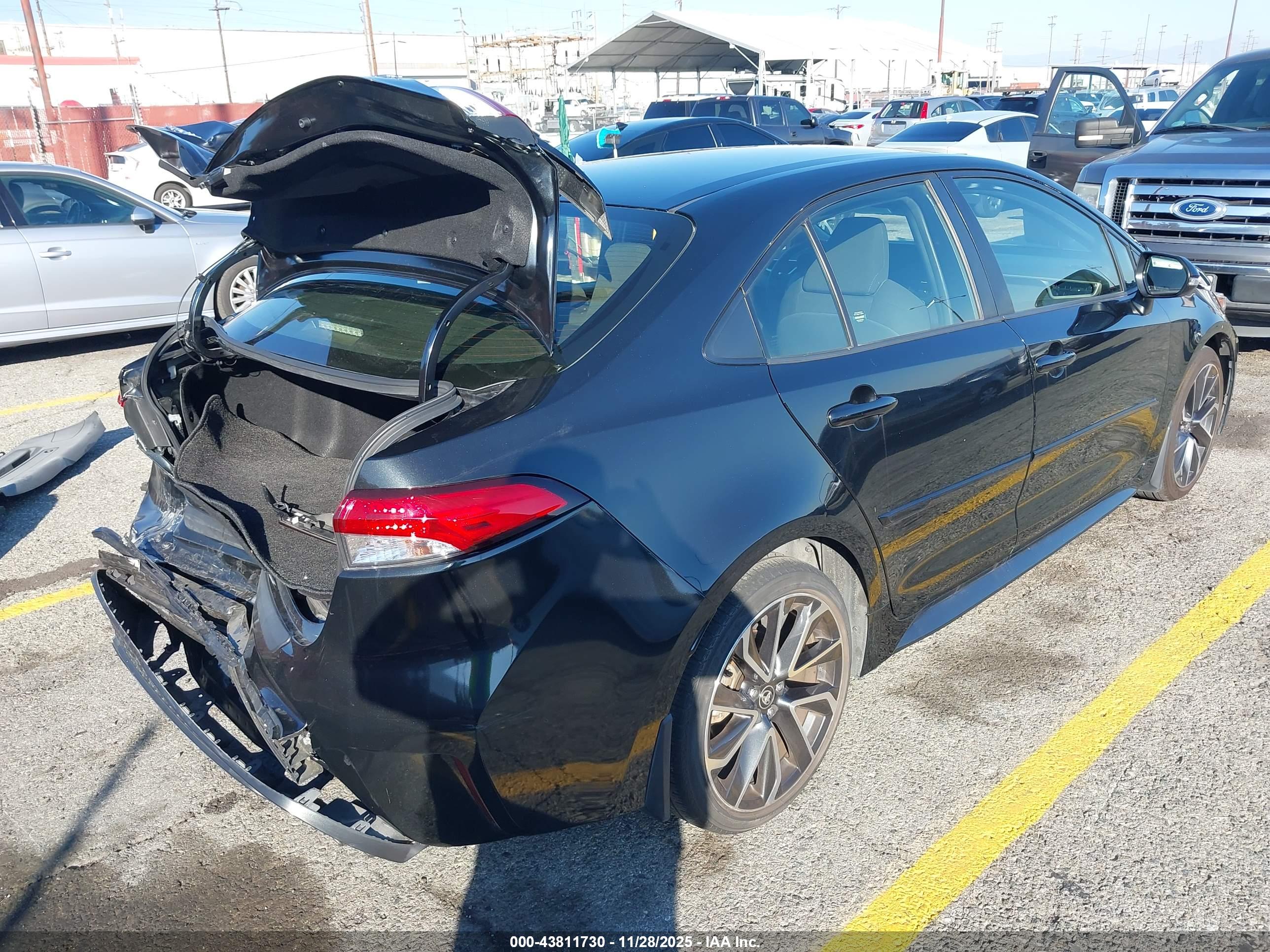TOYOTA COROLLA image 4