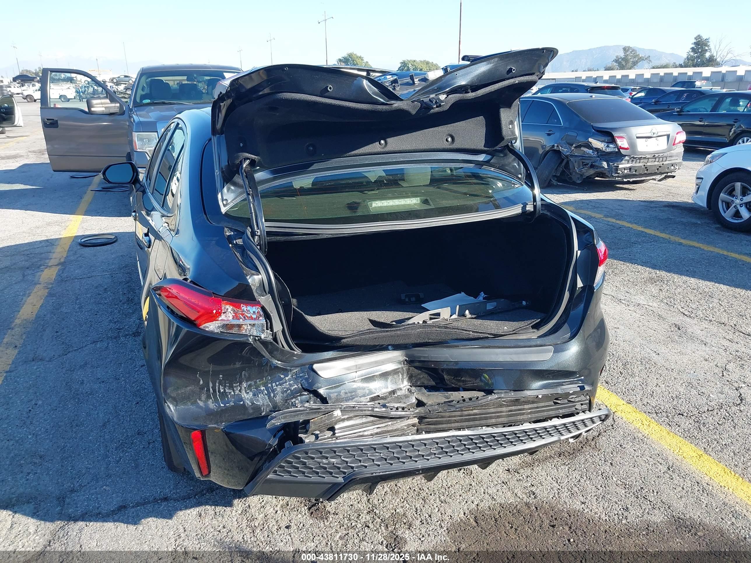TOYOTA COROLLA image 6