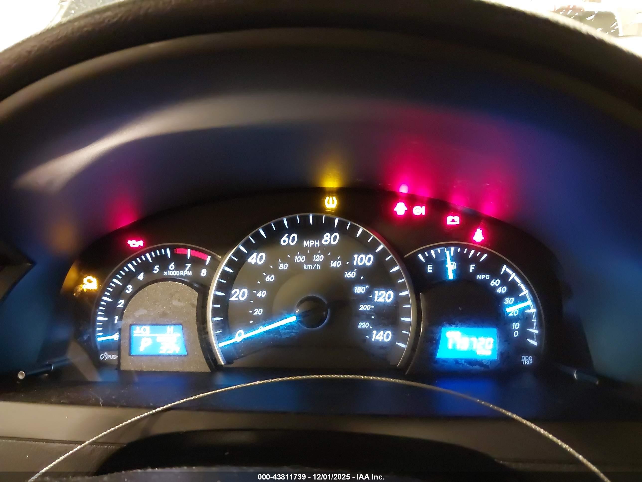 TOYOTA CAMRY image 7