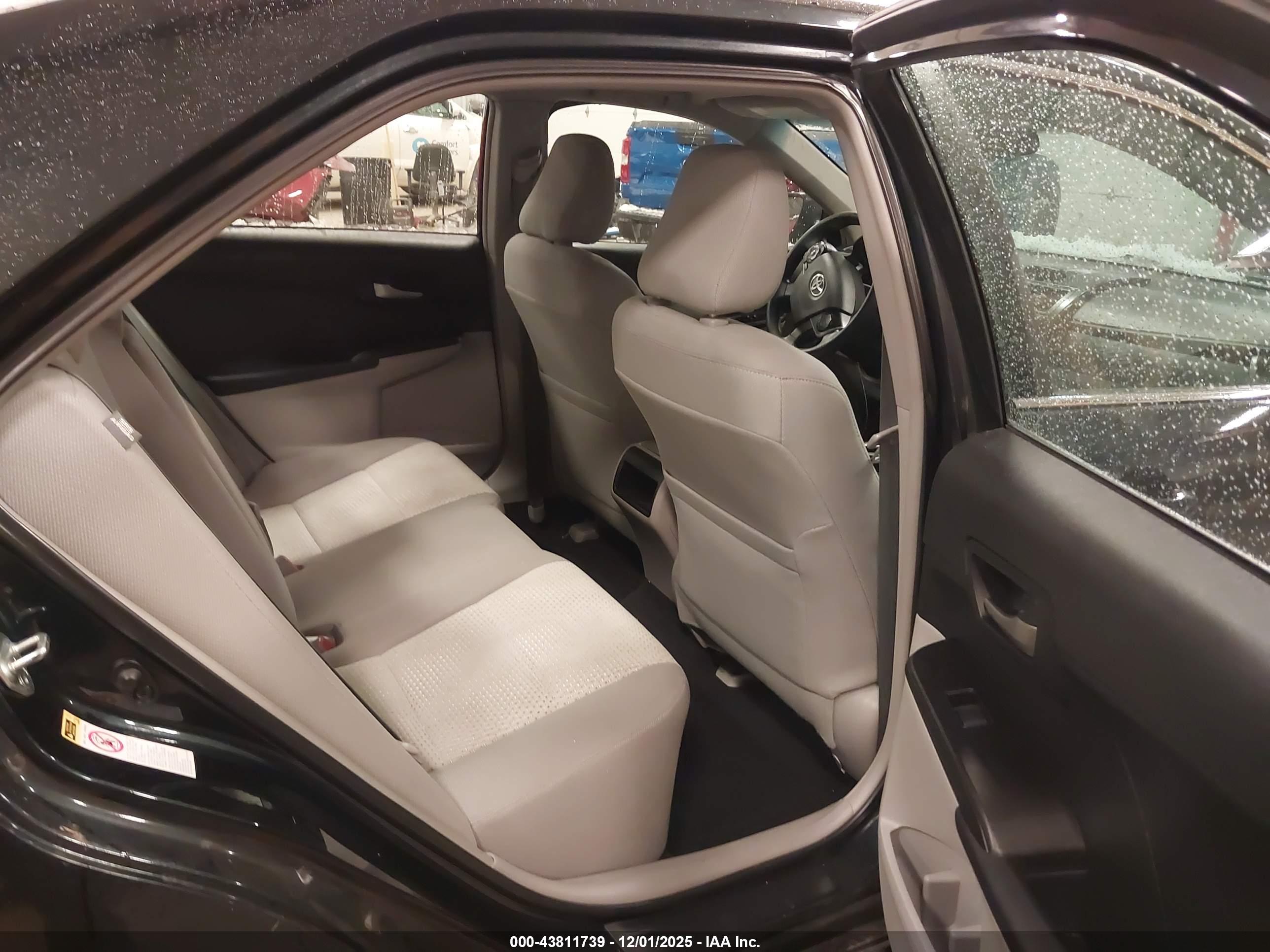 TOYOTA CAMRY image 8