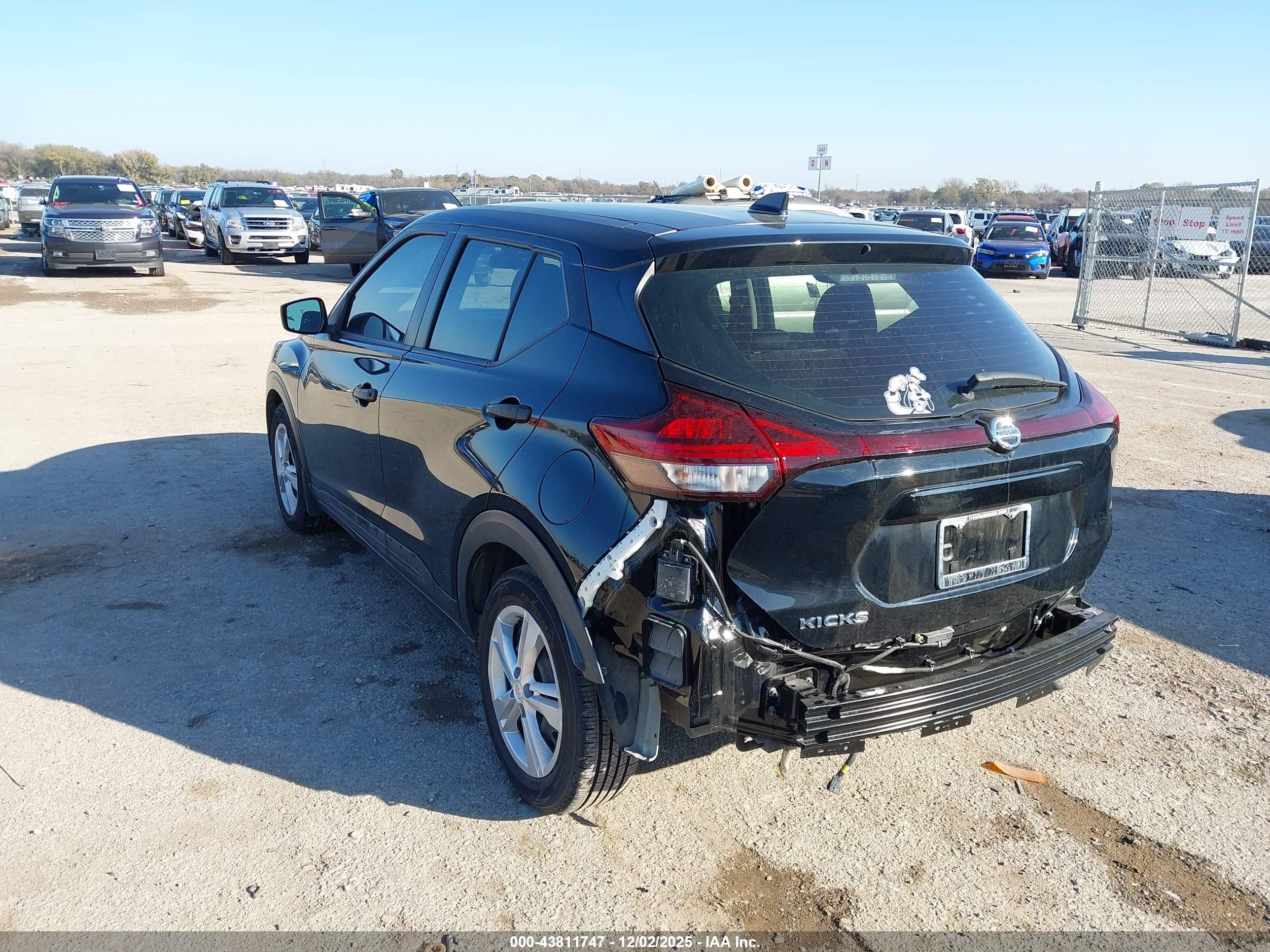 NISSAN KICKS image 3
