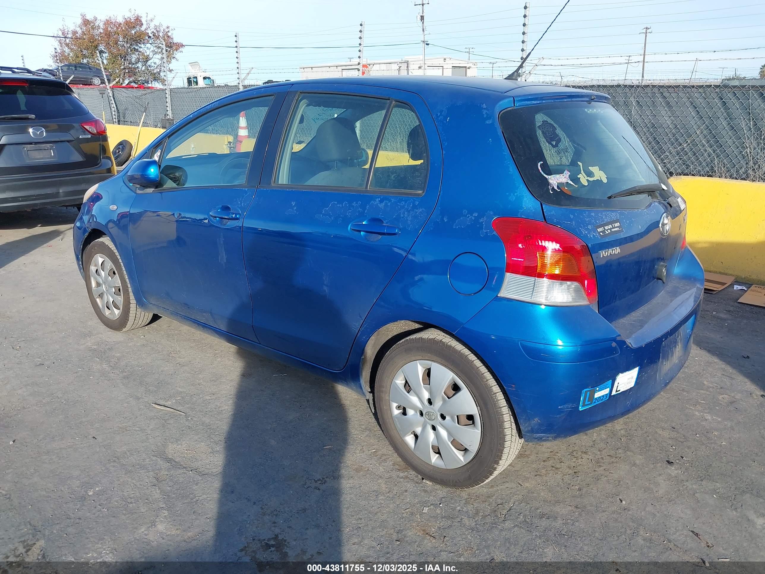 TOYOTA YARIS image 3