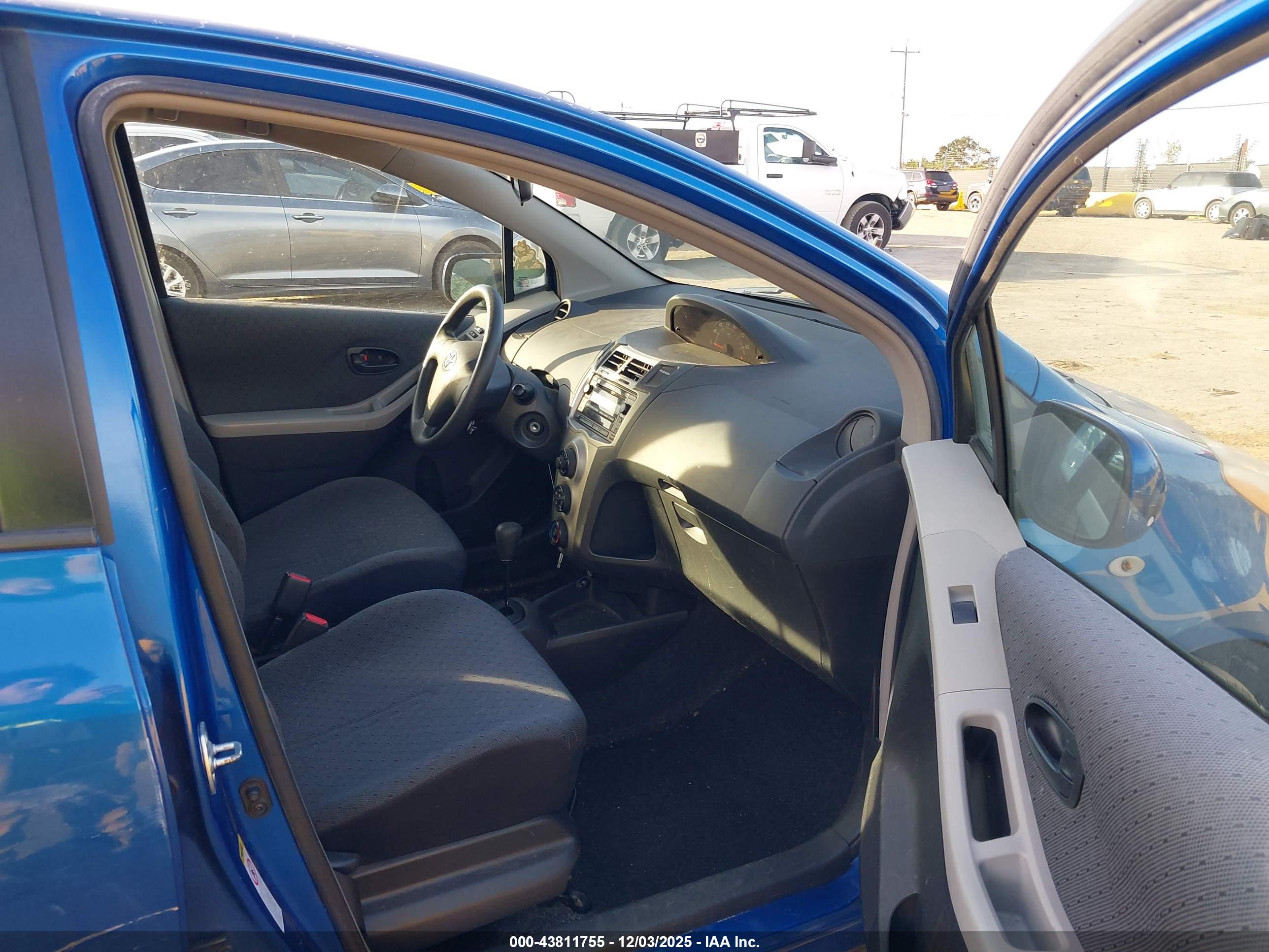 TOYOTA YARIS image 5