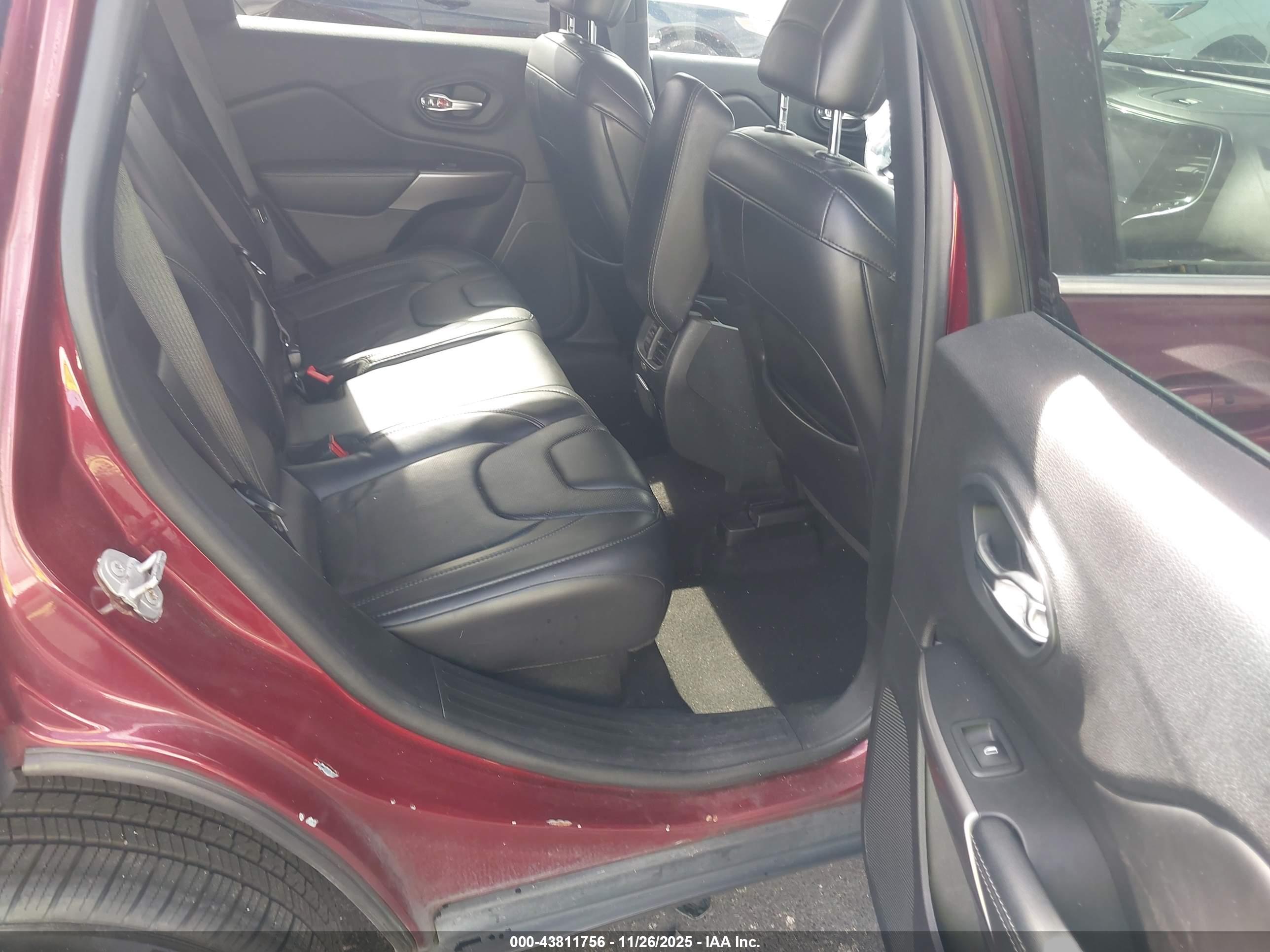 JEEP CHEROKEE image 8