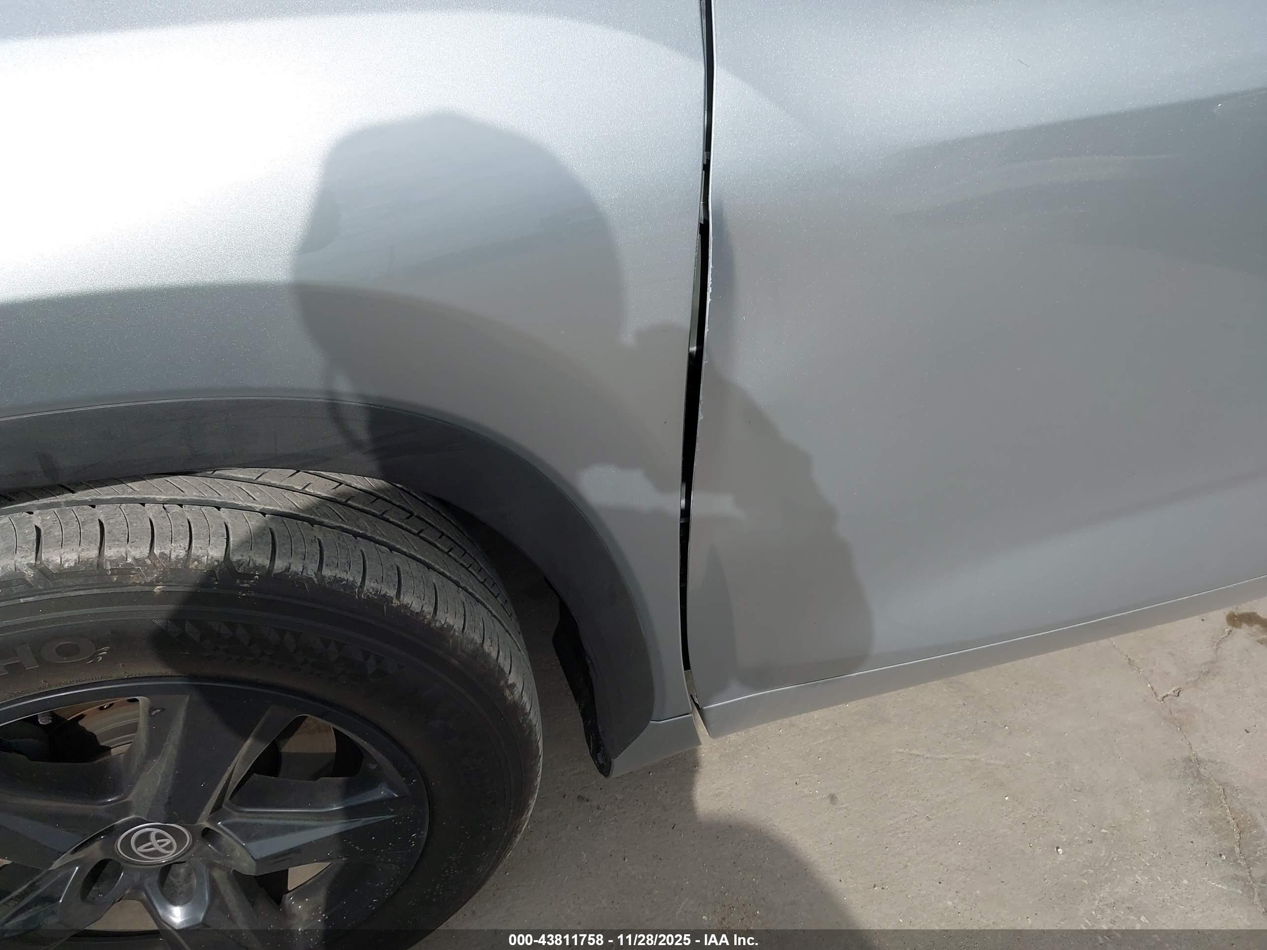TOYOTA HIGHLANDER image 6