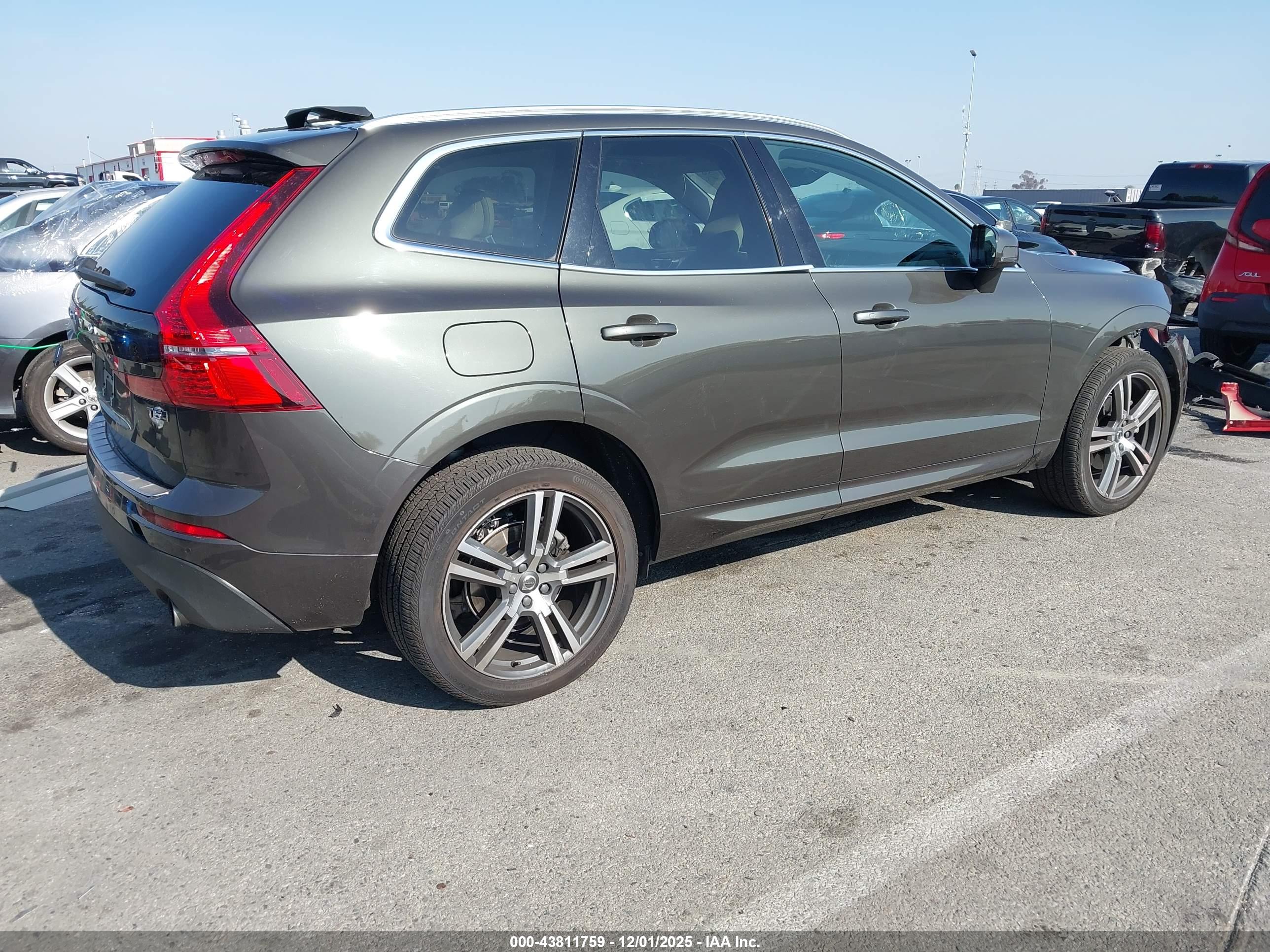 VOLVO XC60 image 4