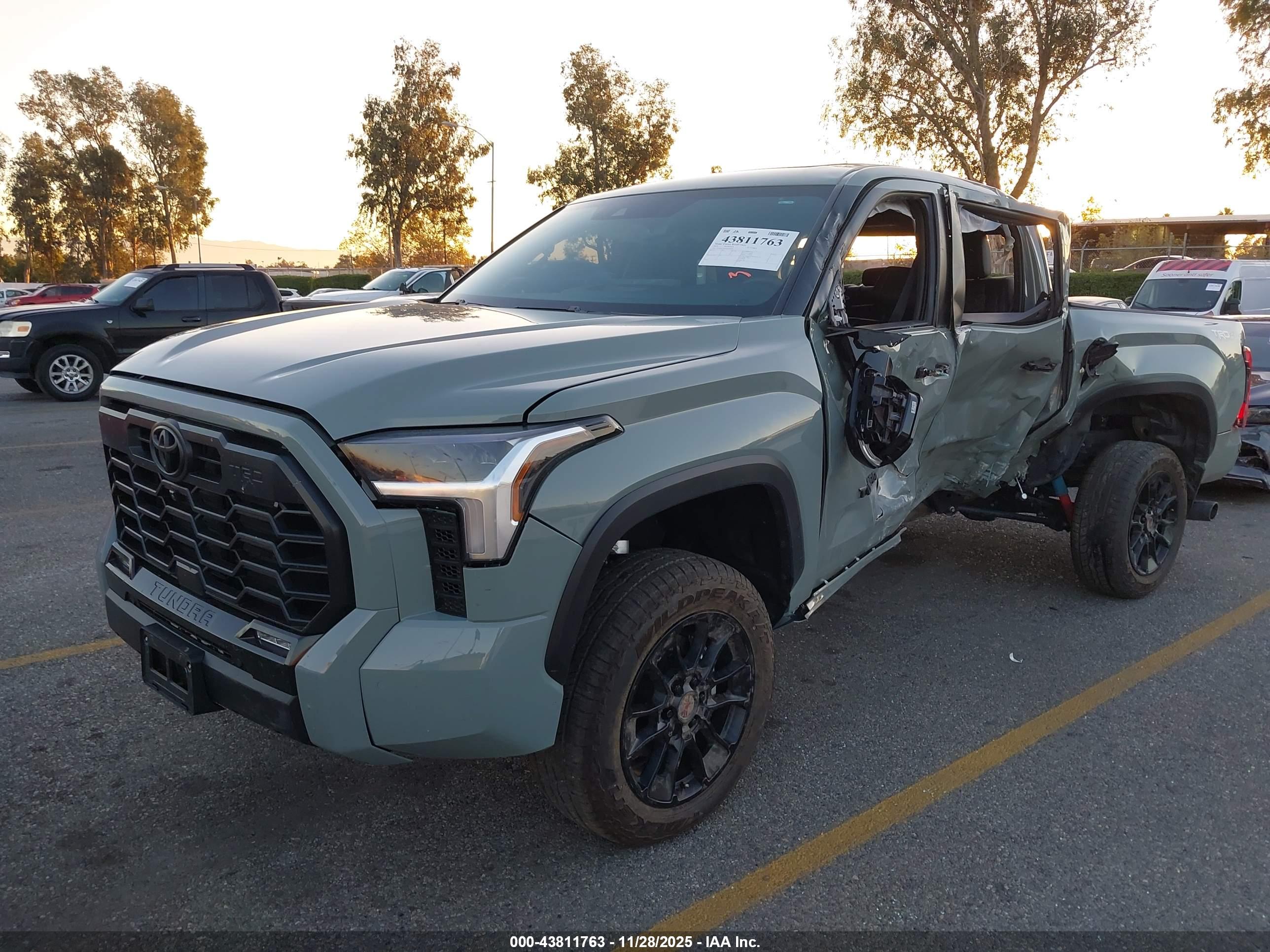TOYOTA TUNDRA image 2
