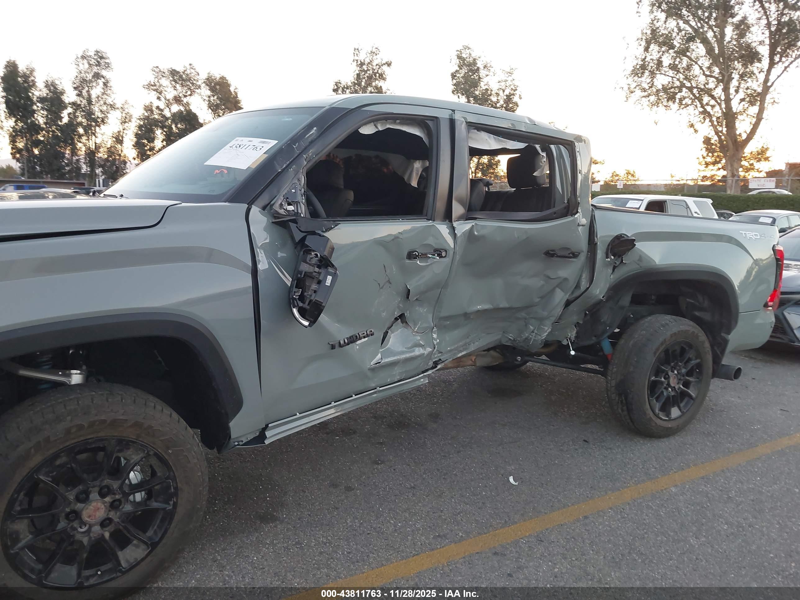 TOYOTA TUNDRA image 6