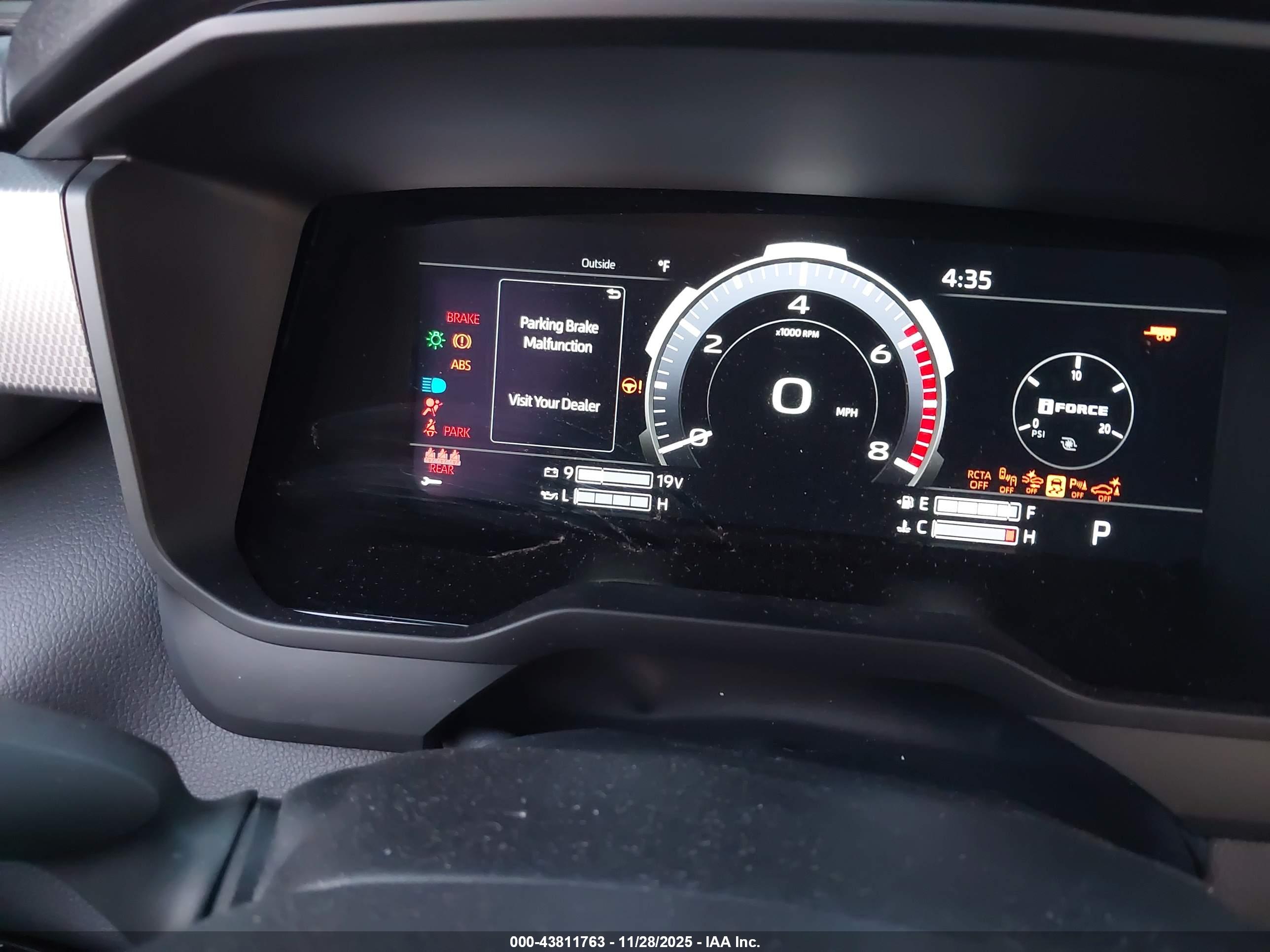 TOYOTA TUNDRA image 7
