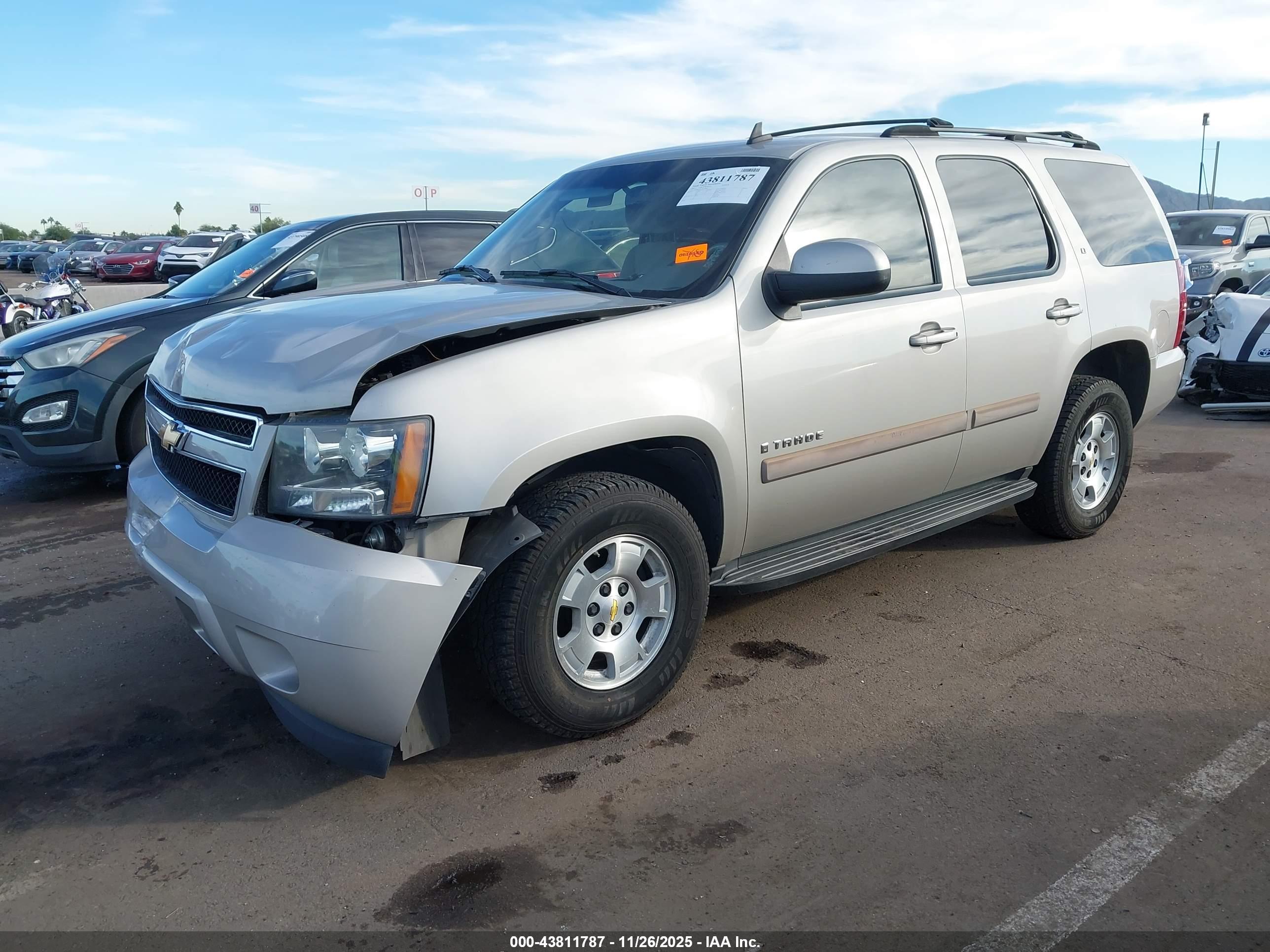 CHEVROLET TAHOE image 2