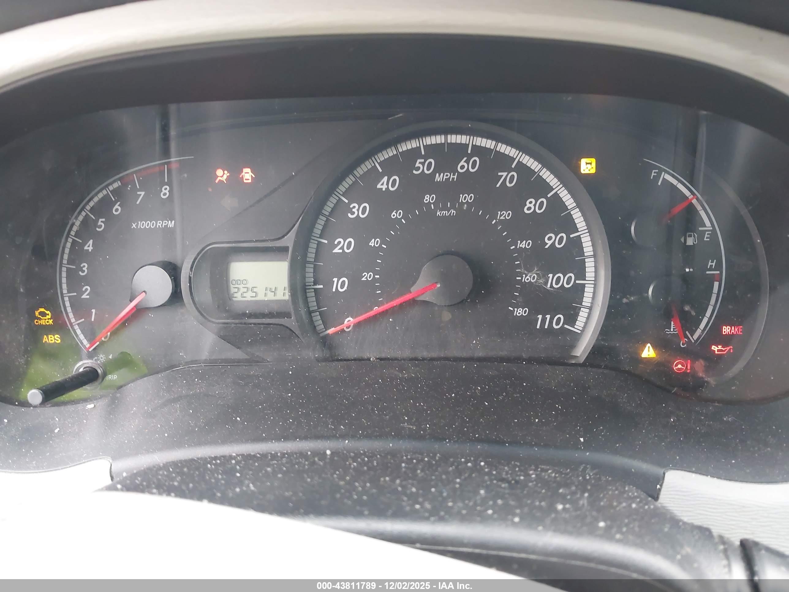 TOYOTA SIENNA image 7