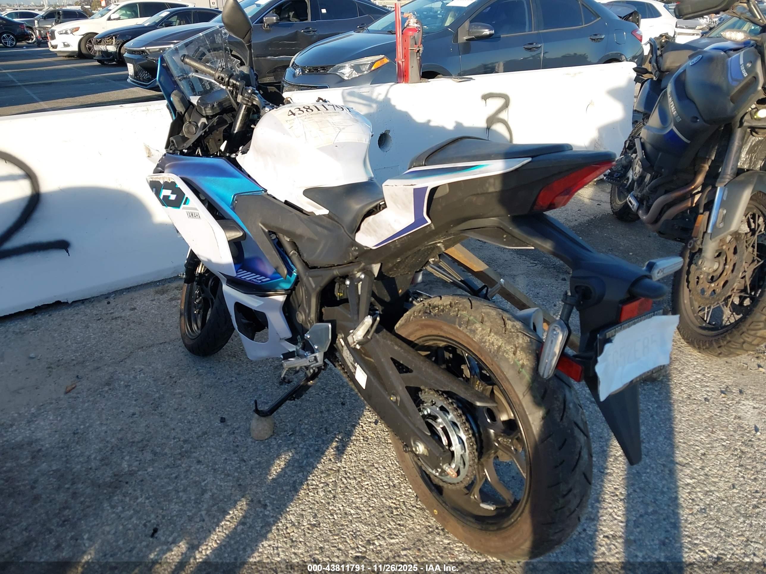 YAMAHA YFZ320 image 3