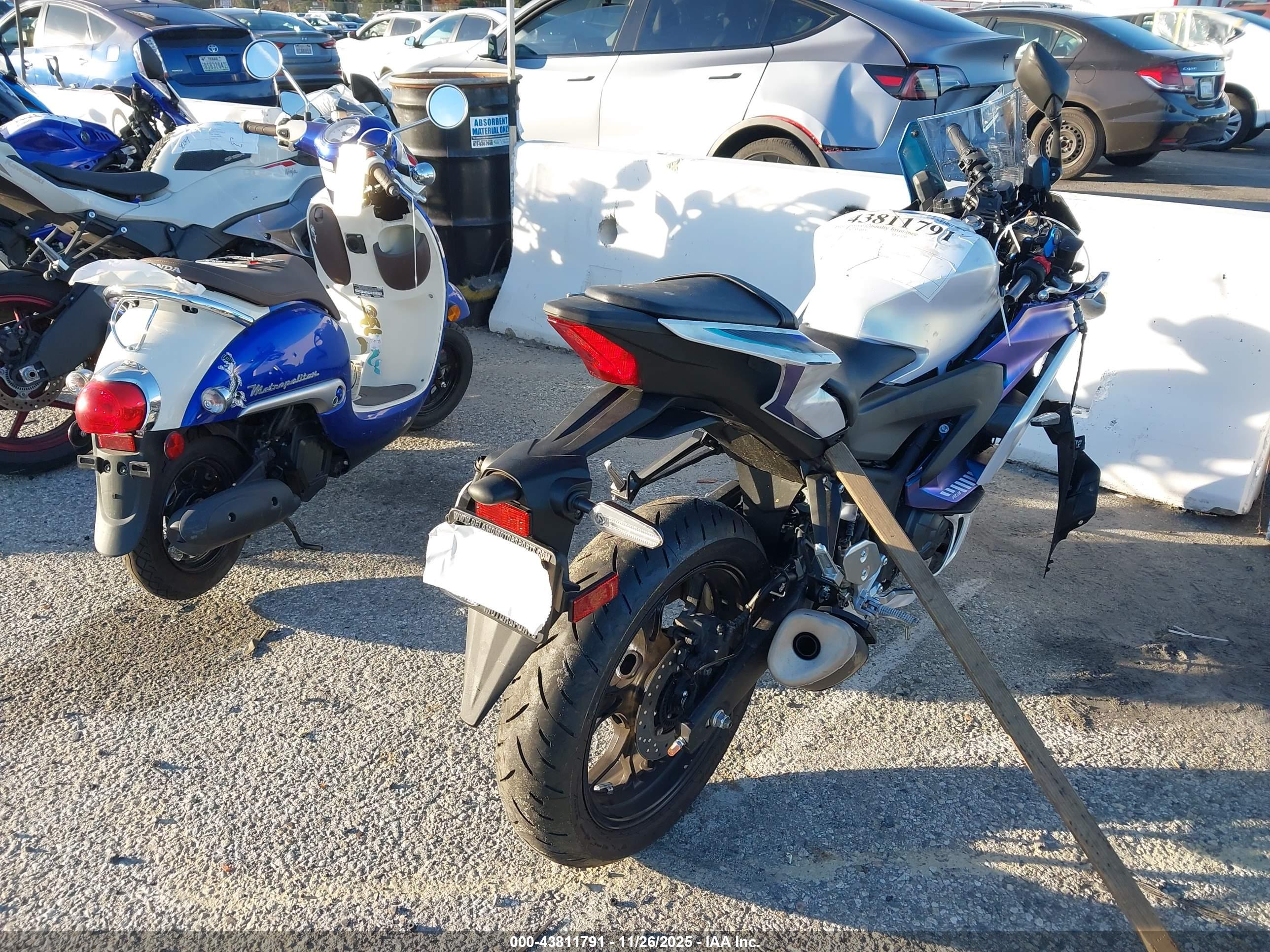 YAMAHA YFZ320 image 4