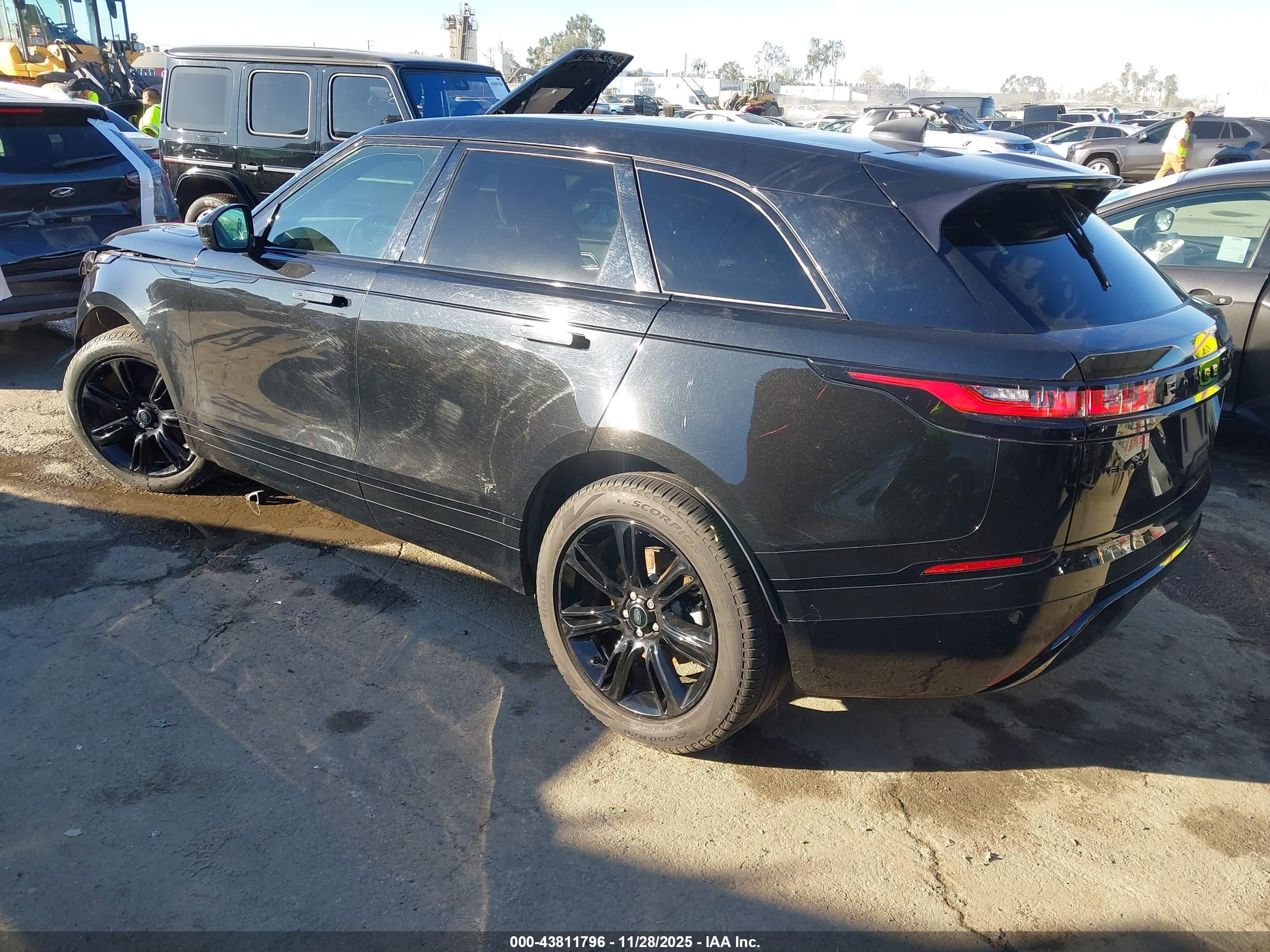 LAND ROVER image 3
