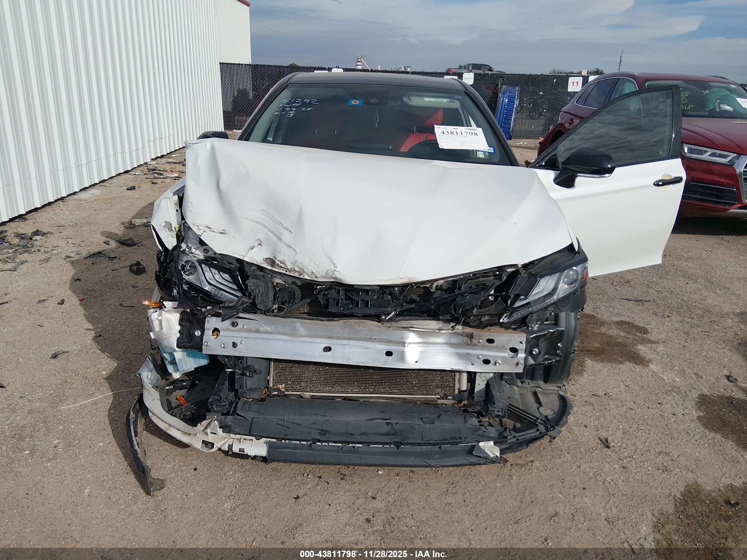 TOYOTA CAMRY image 6