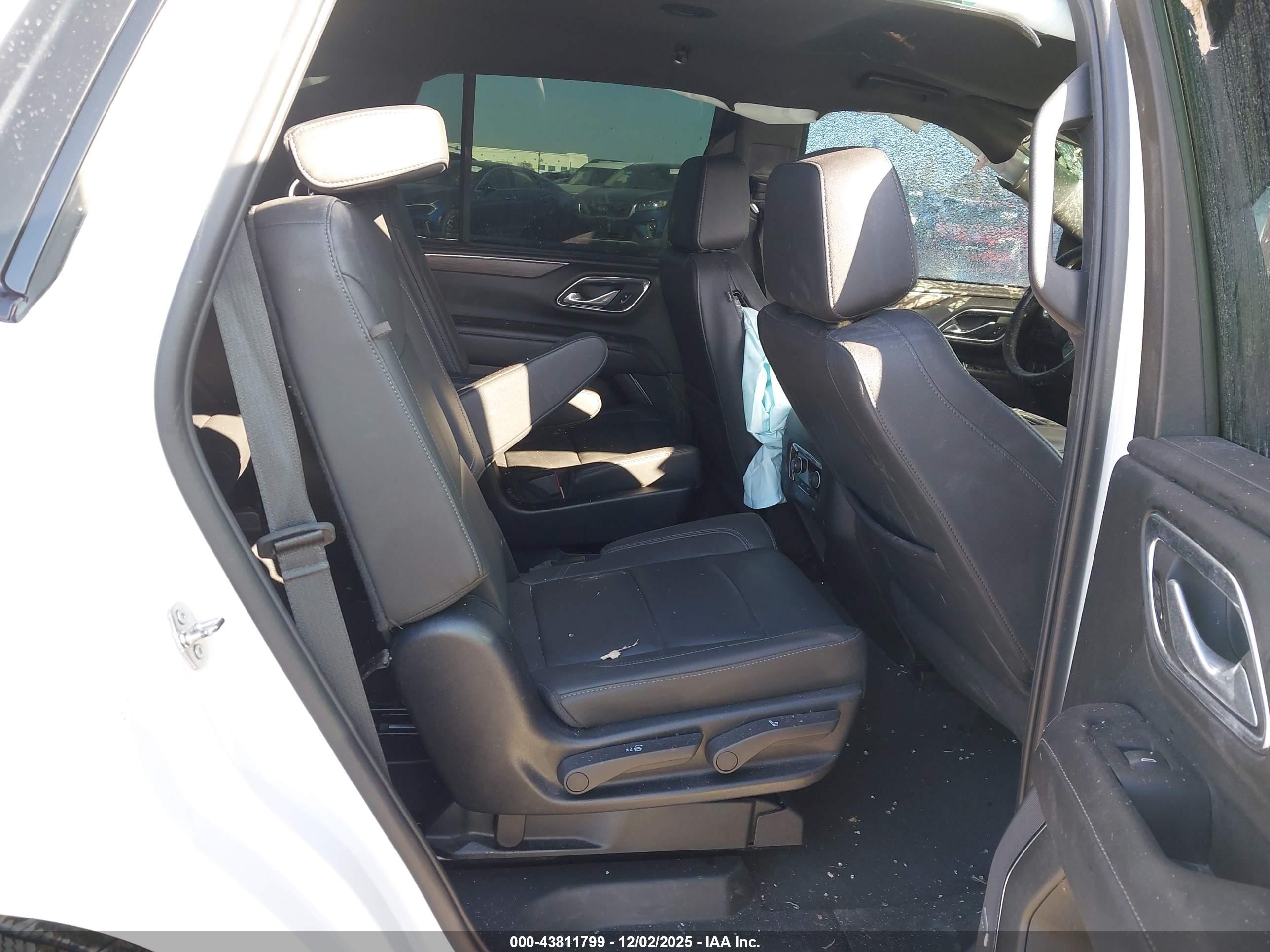 CHEVROLET TAHOE image 8