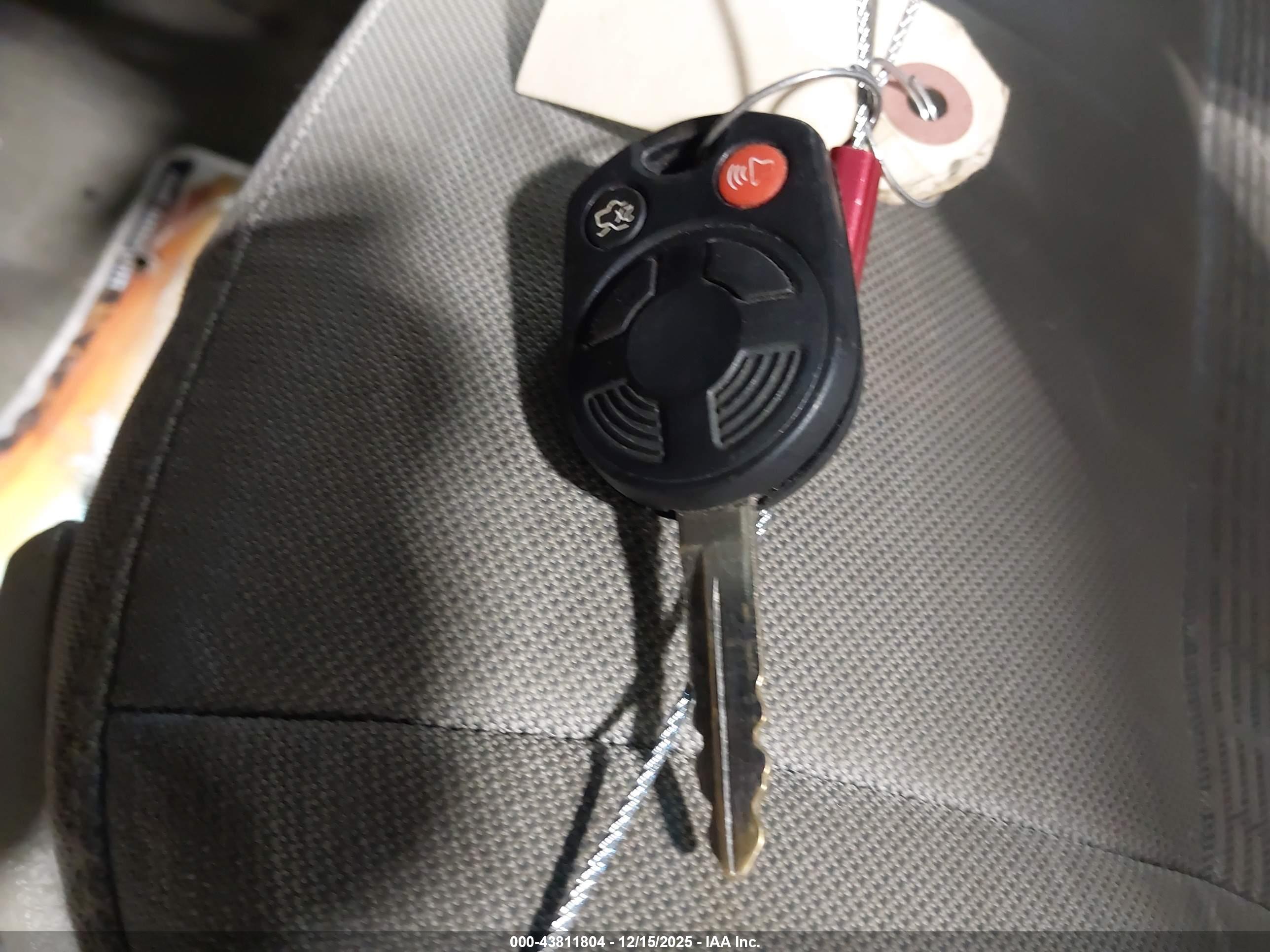 FORD FUSION image 11