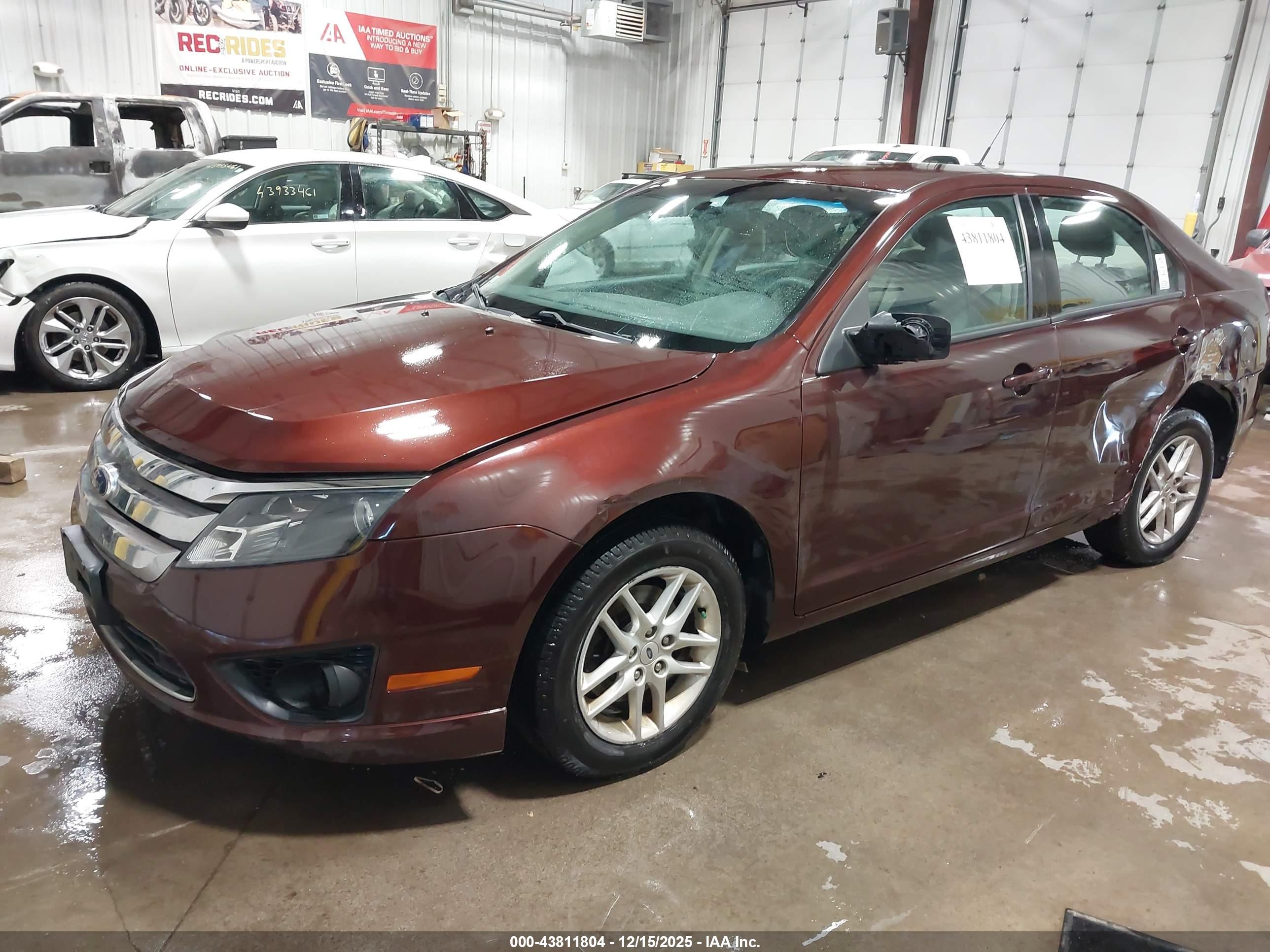 FORD FUSION image 2