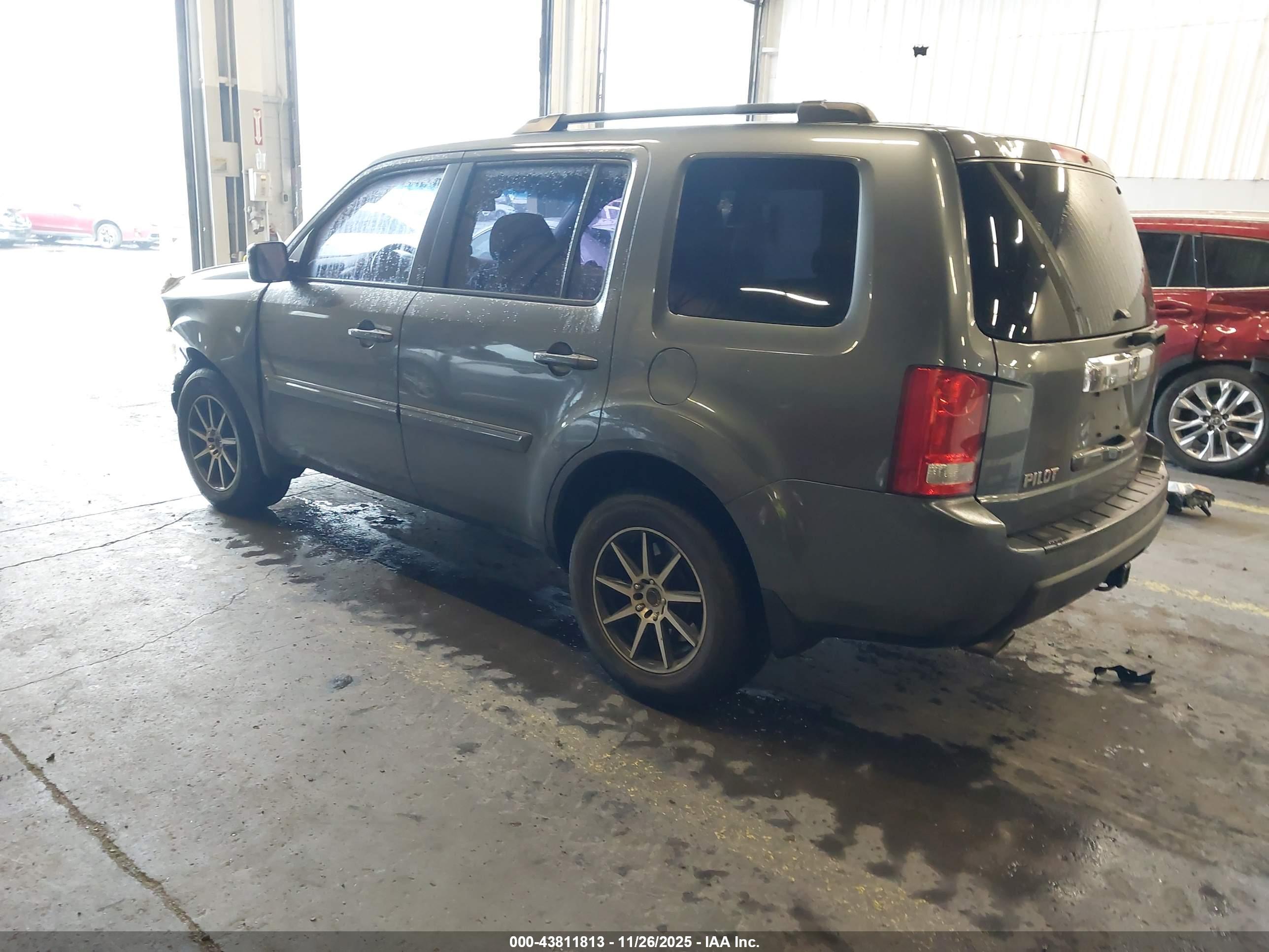 HONDA PILOT image 3