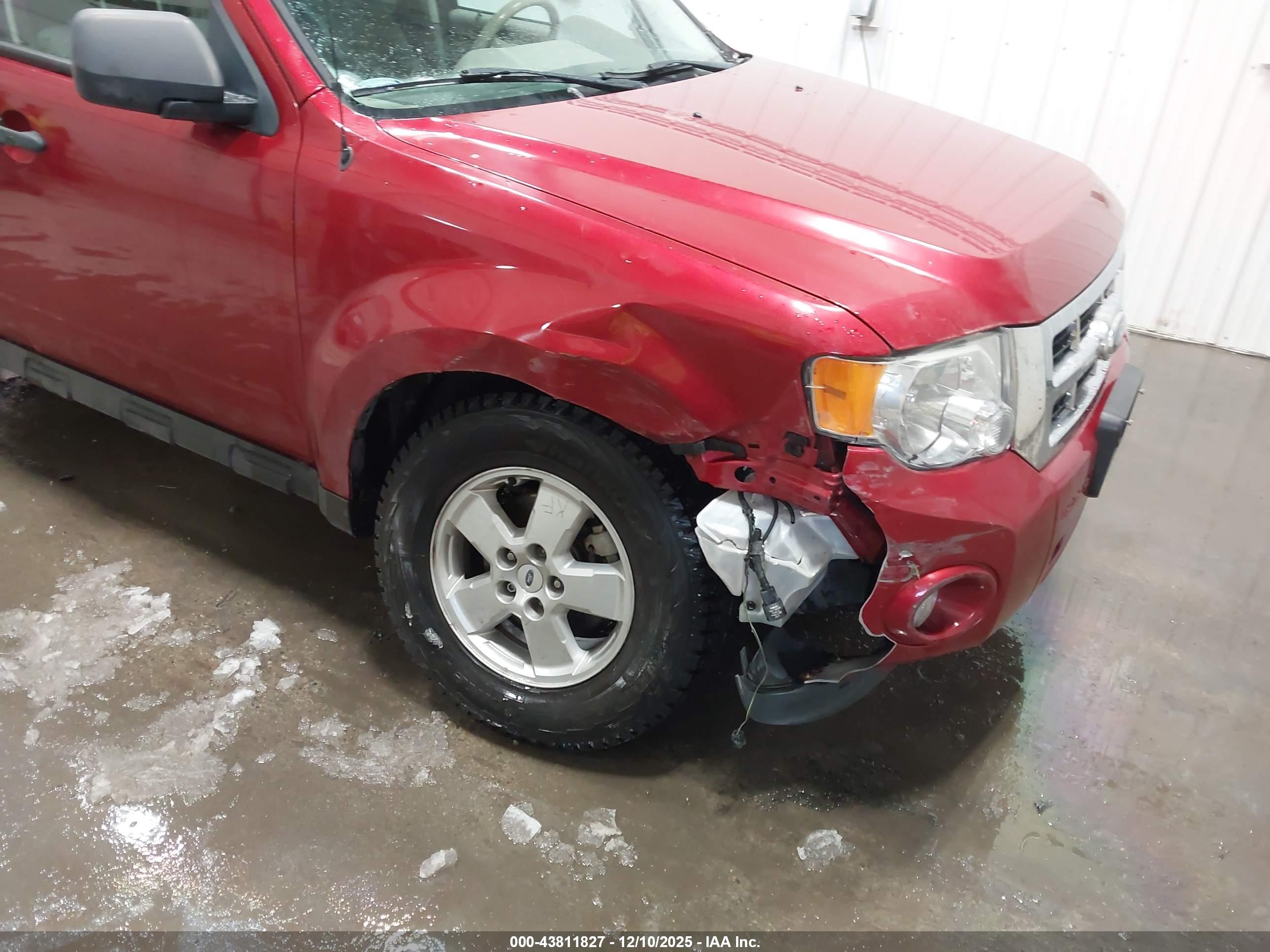 FORD ESCAPE image 6