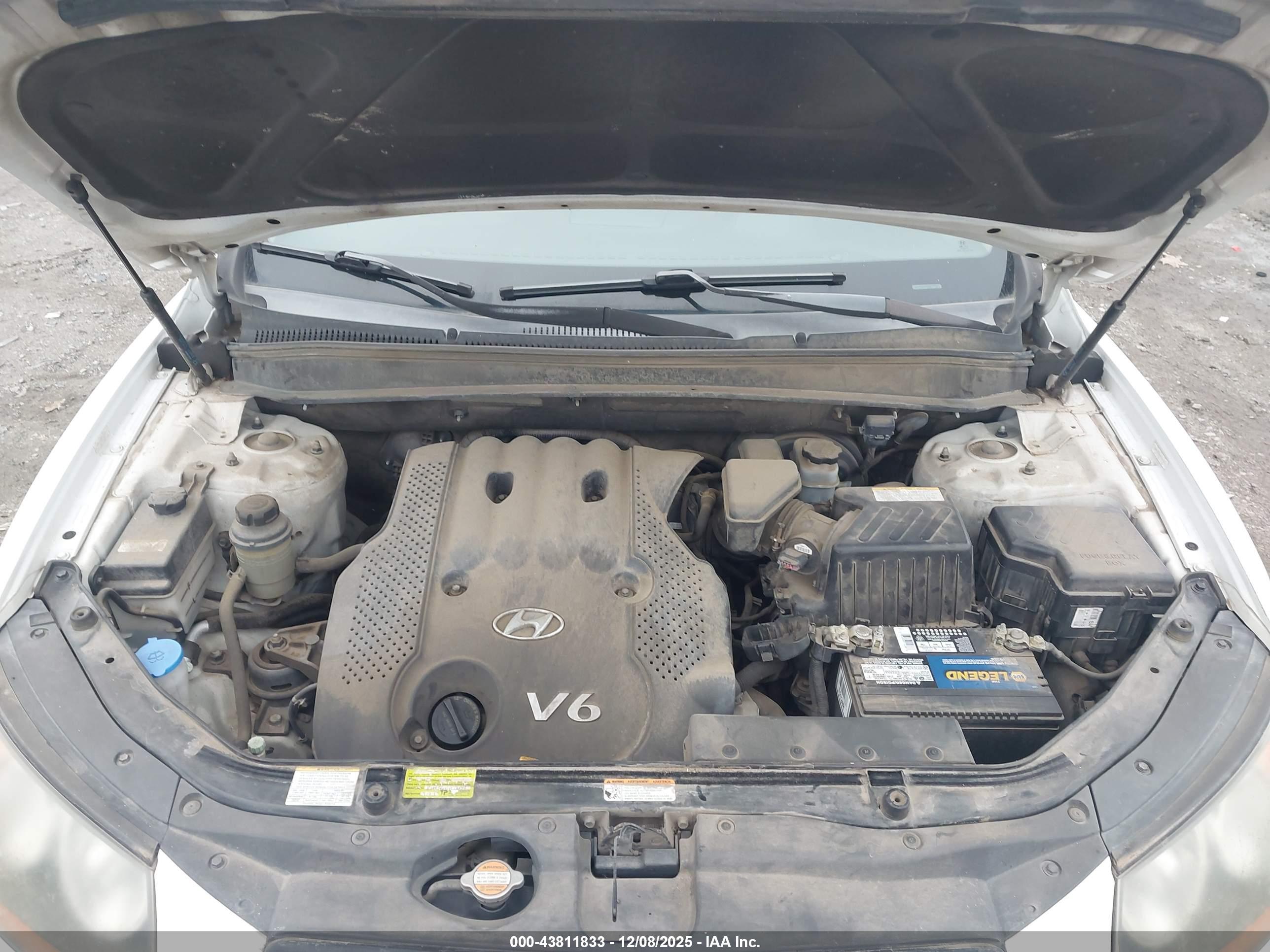 HYUNDAI SANTA image 10