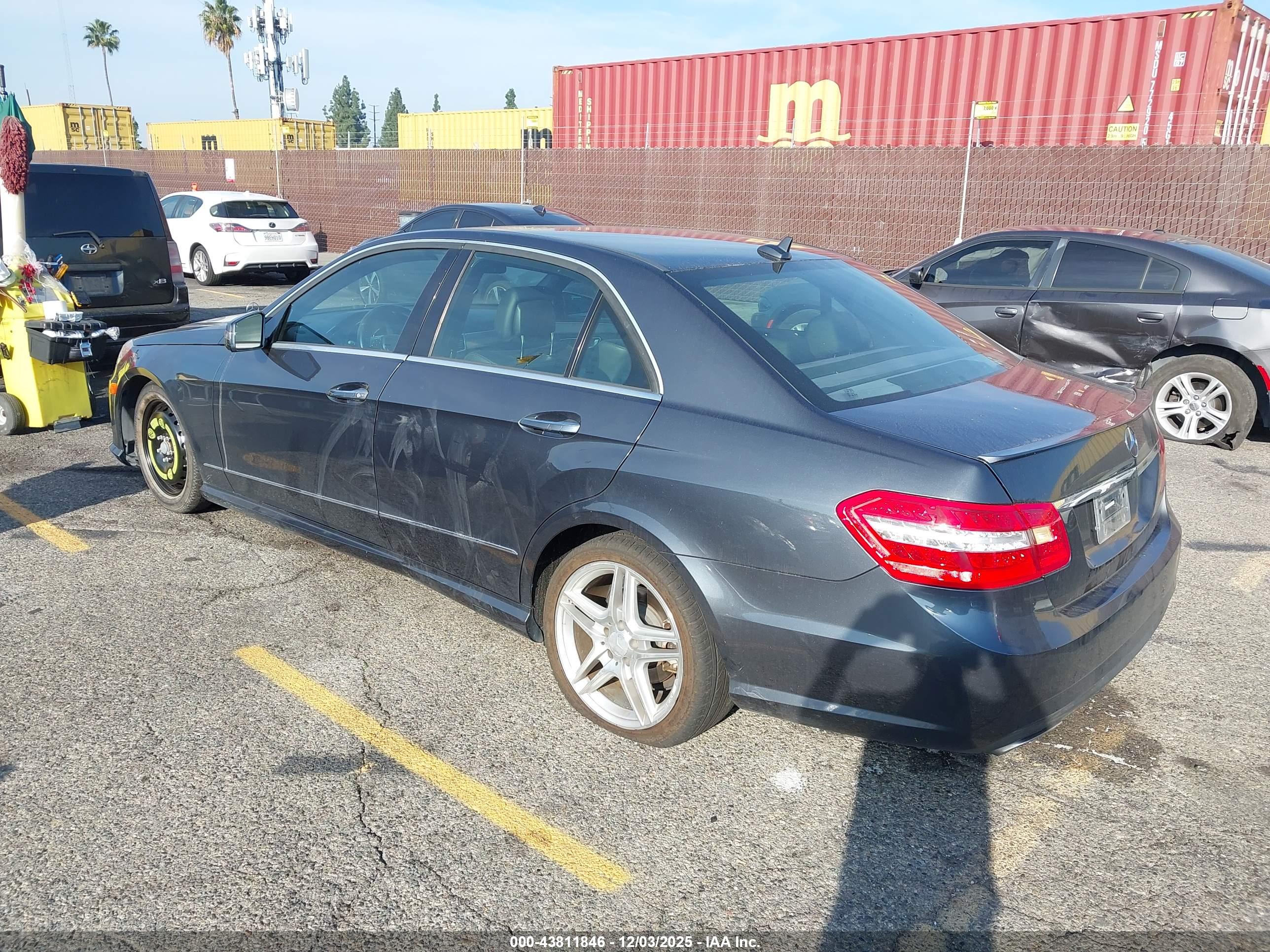 MERCEDES-BENZ E image 3
