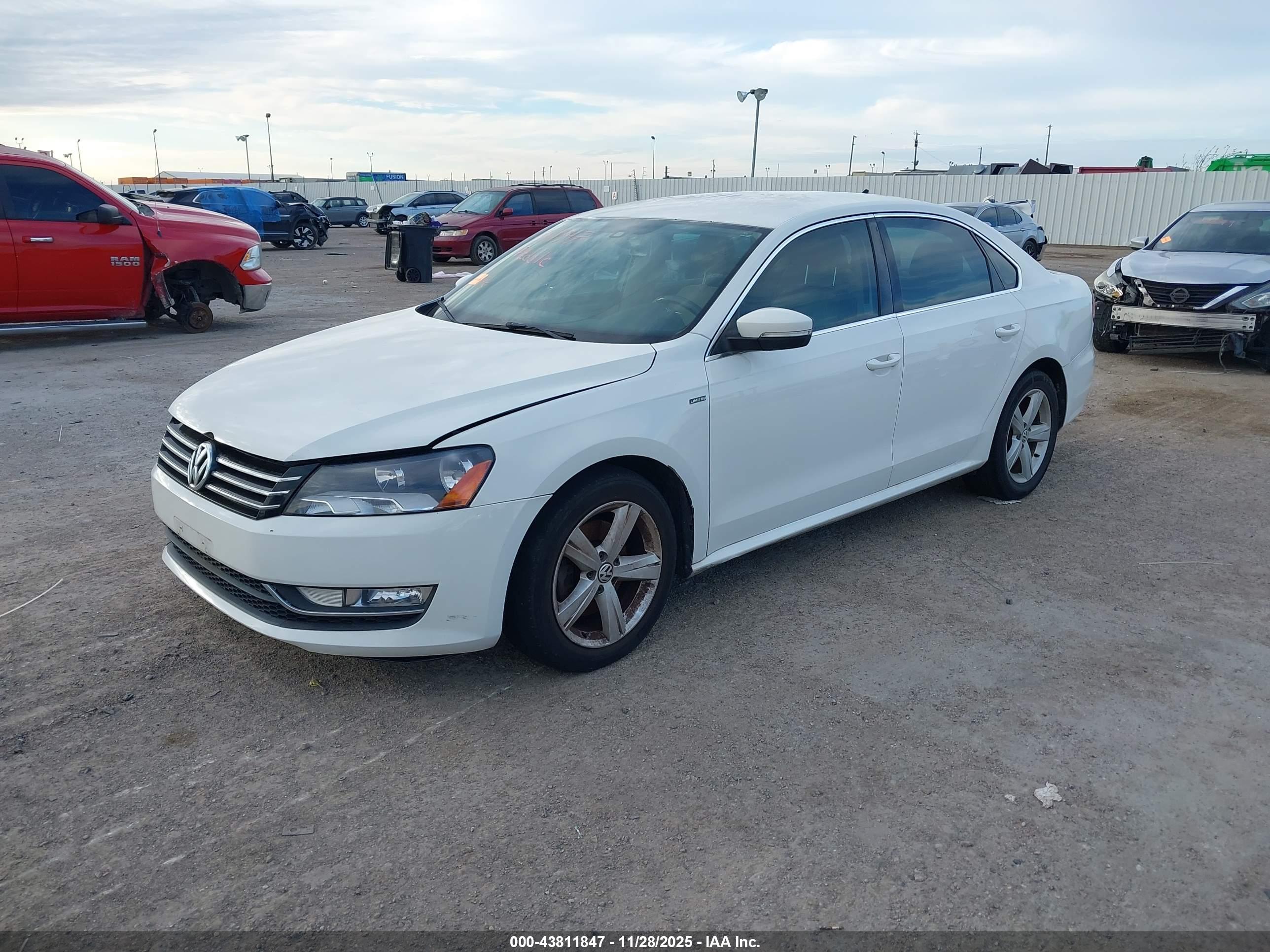 VOLKSWAGEN PASSAT image 2