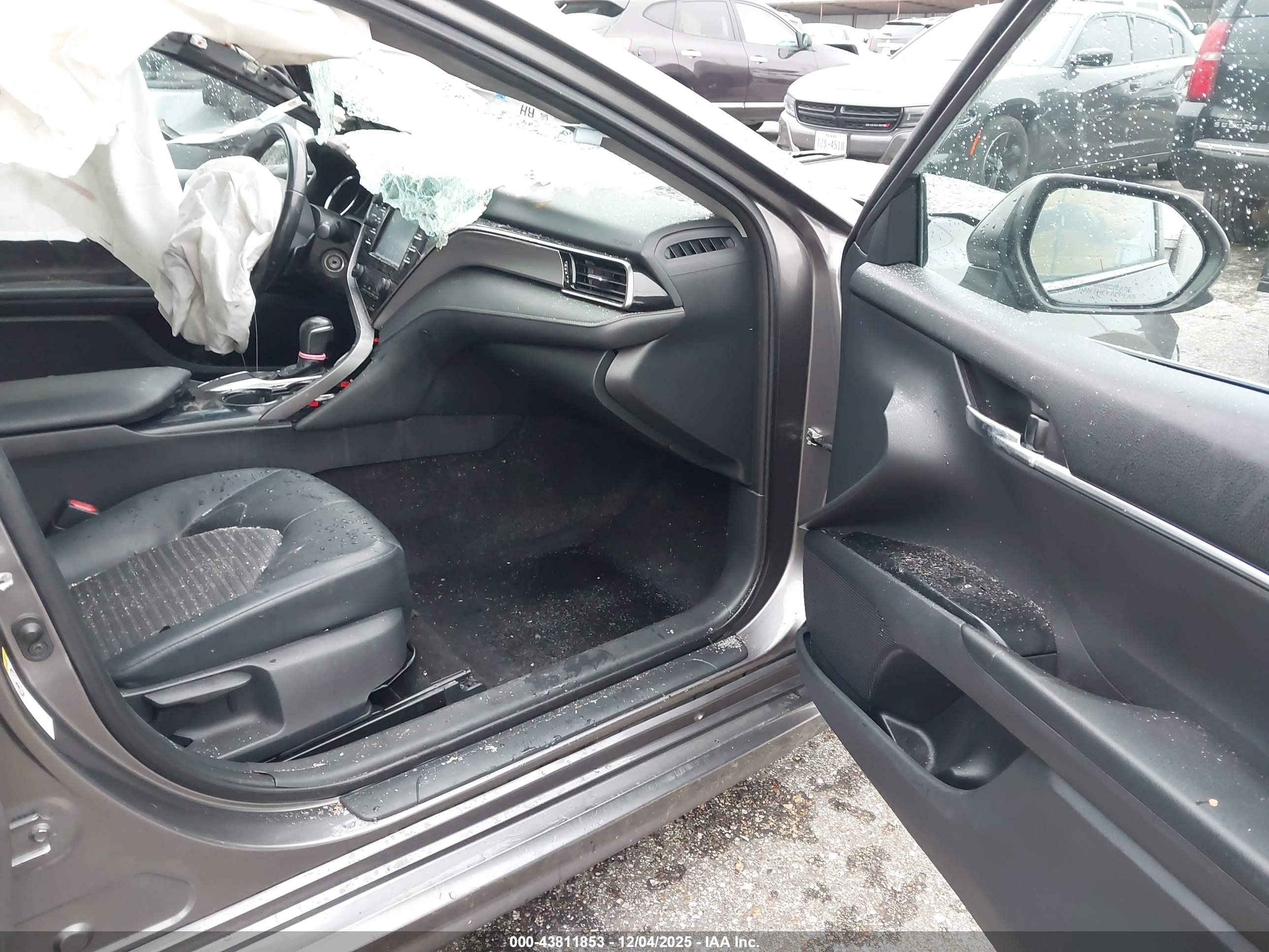 TOYOTA CAMRY image 5