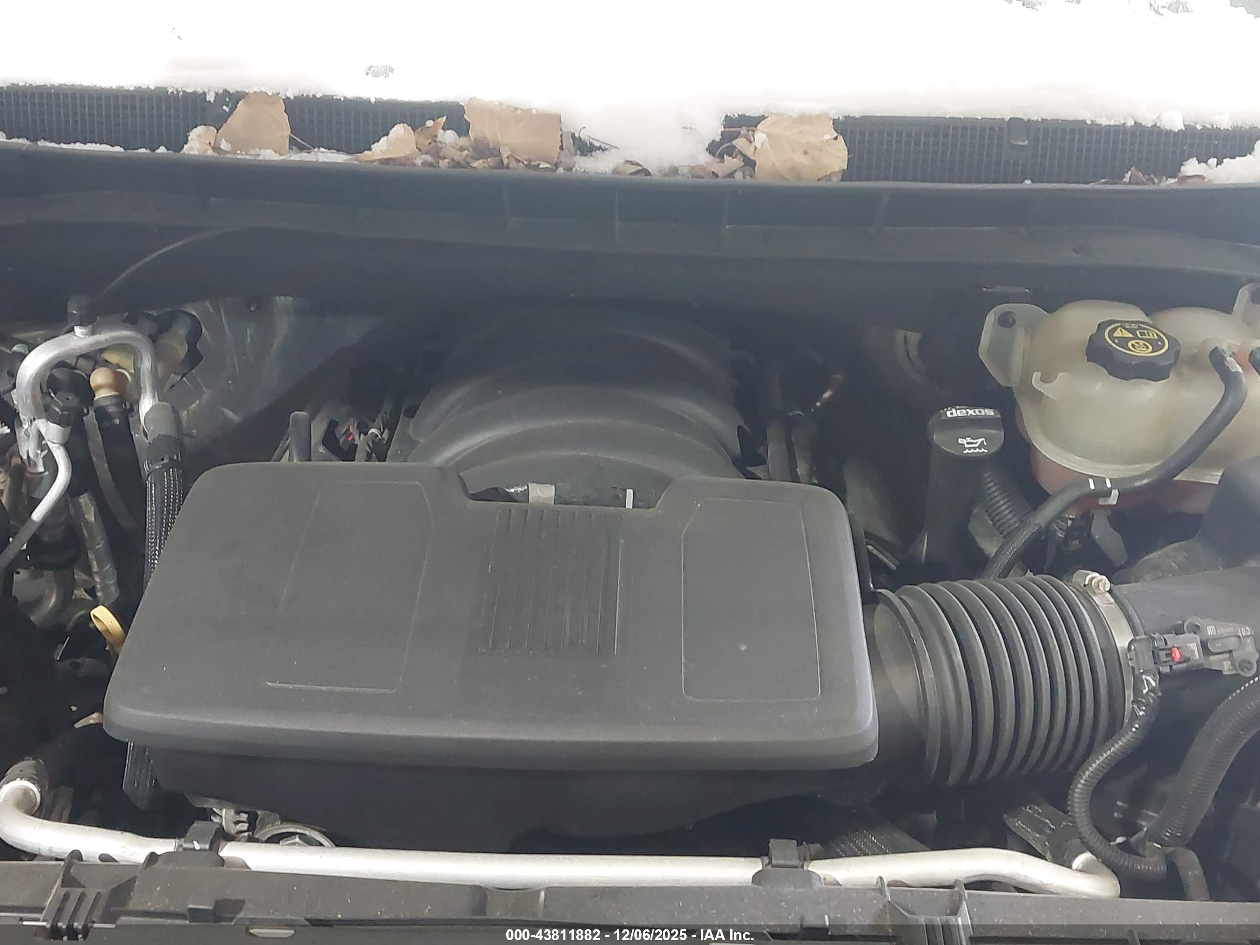 CHEVROLET TAHOE image 10