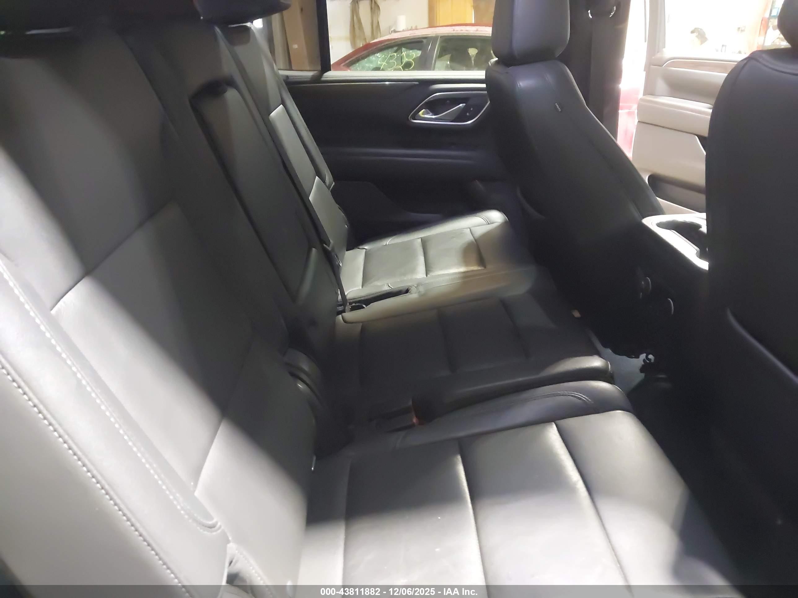CHEVROLET TAHOE image 8