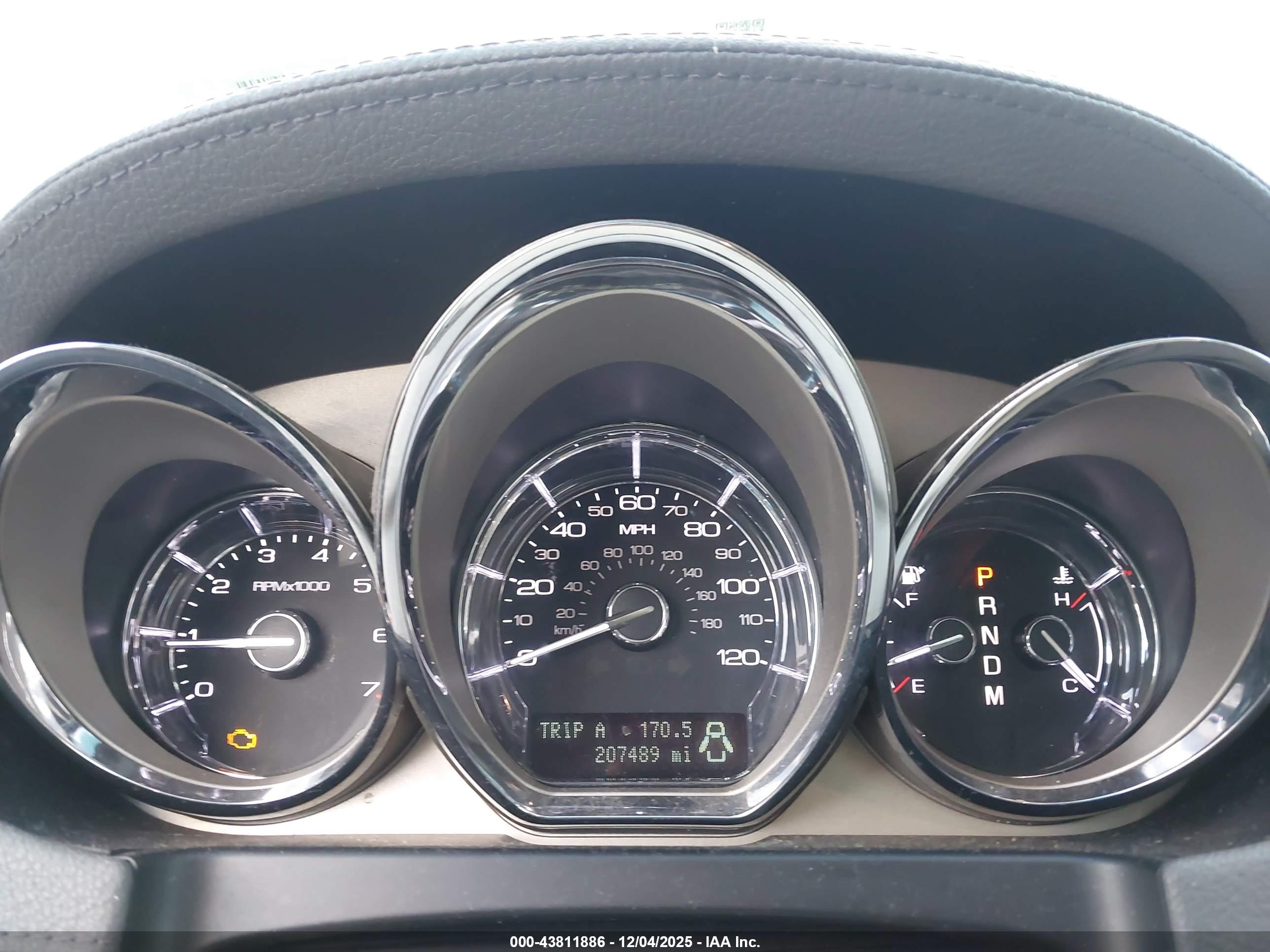 LINCOLN MKT image 7