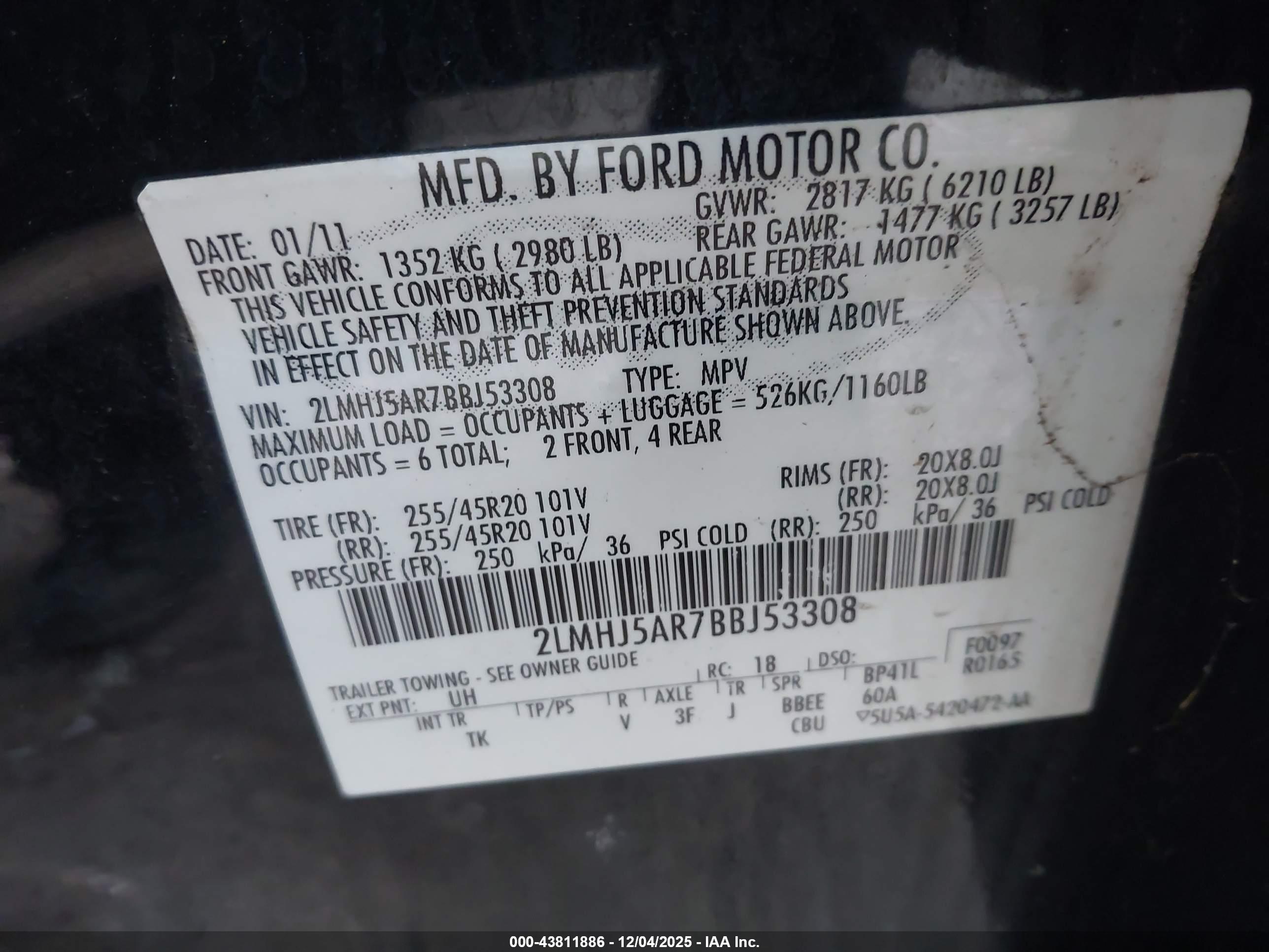 LINCOLN MKT image 9