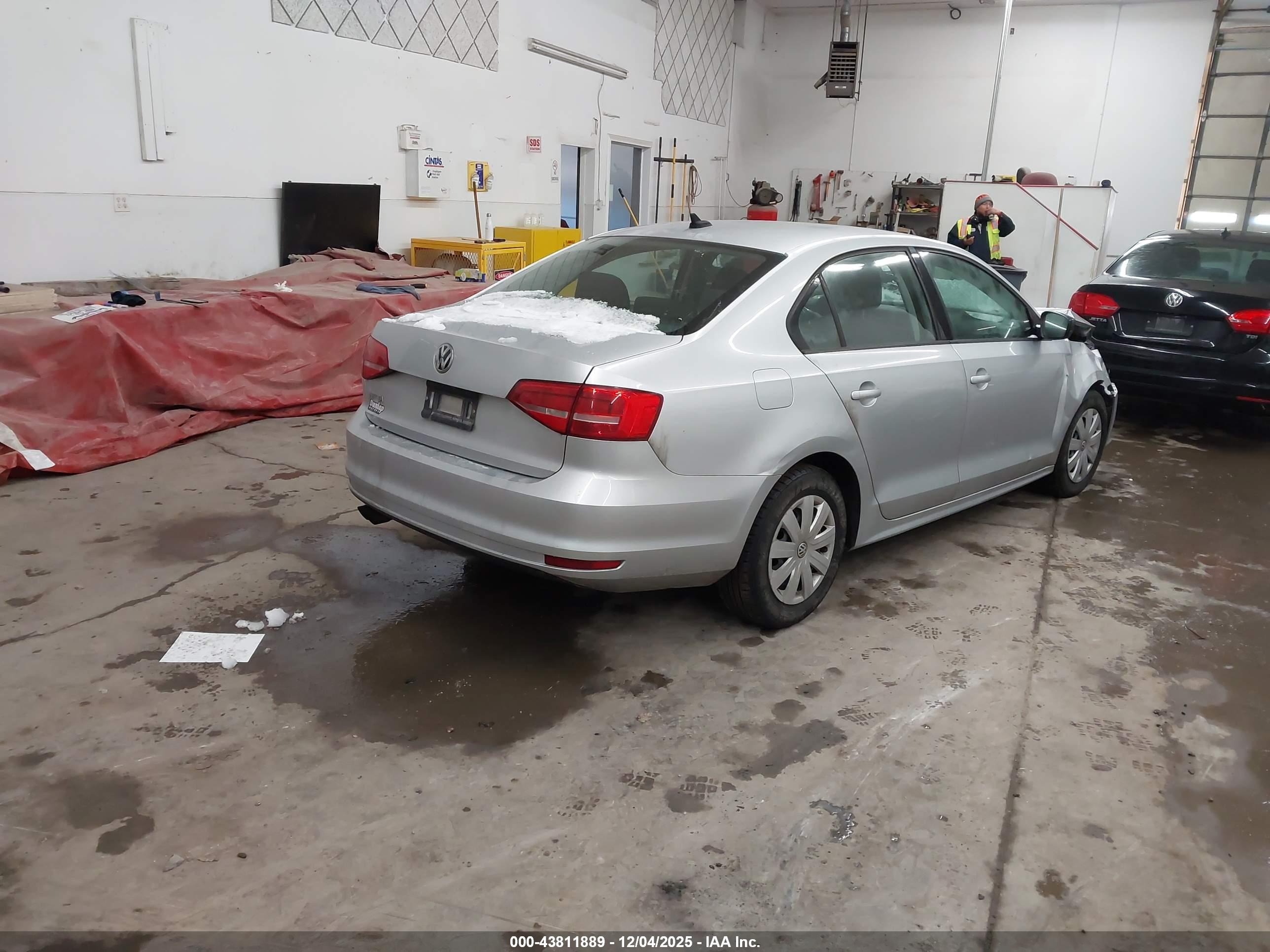VOLKSWAGEN JETTA image 4
