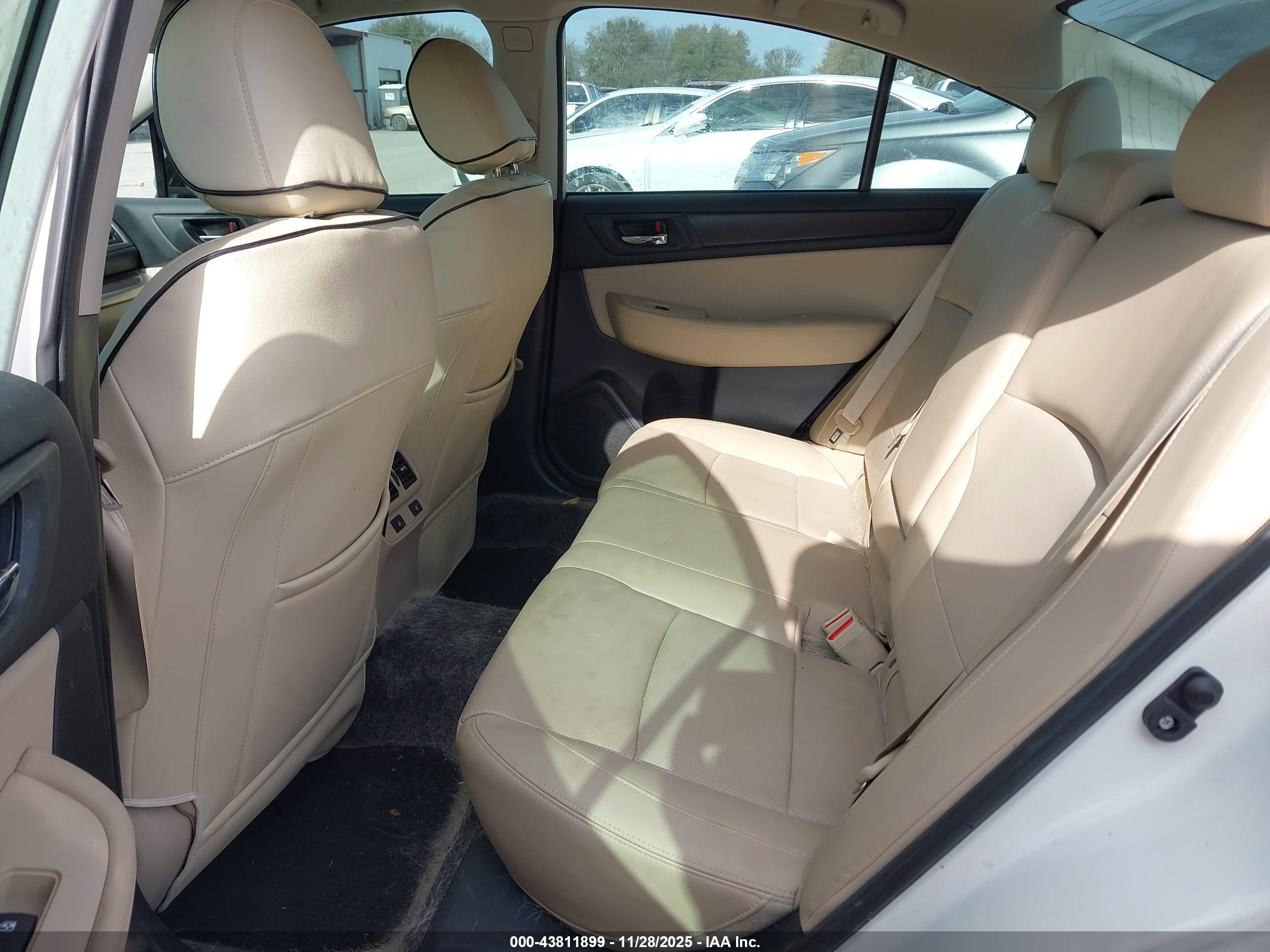 SUBARU LEGACY image 8