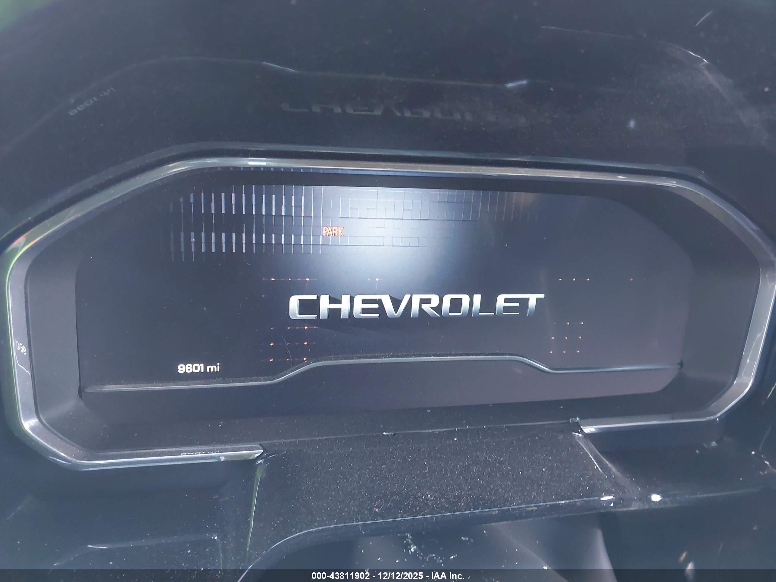 CHEVROLET SILVERADO image 7