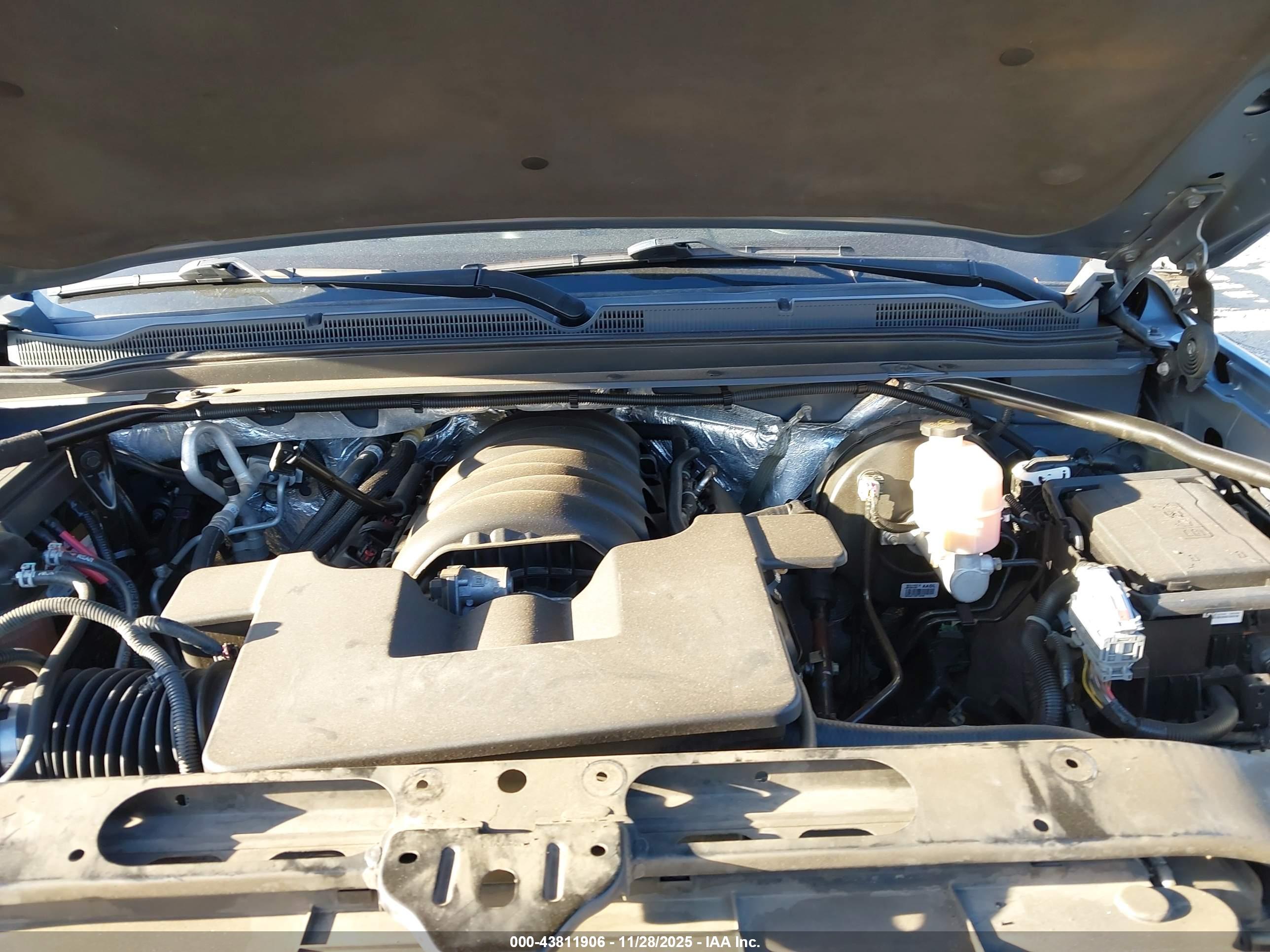 CHEVROLET TAHOE image 10